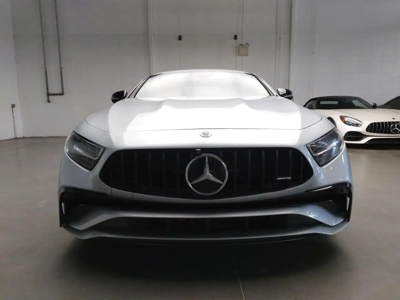 Mercedes-Benz CLS снимка Mercedes-Benz CLS
