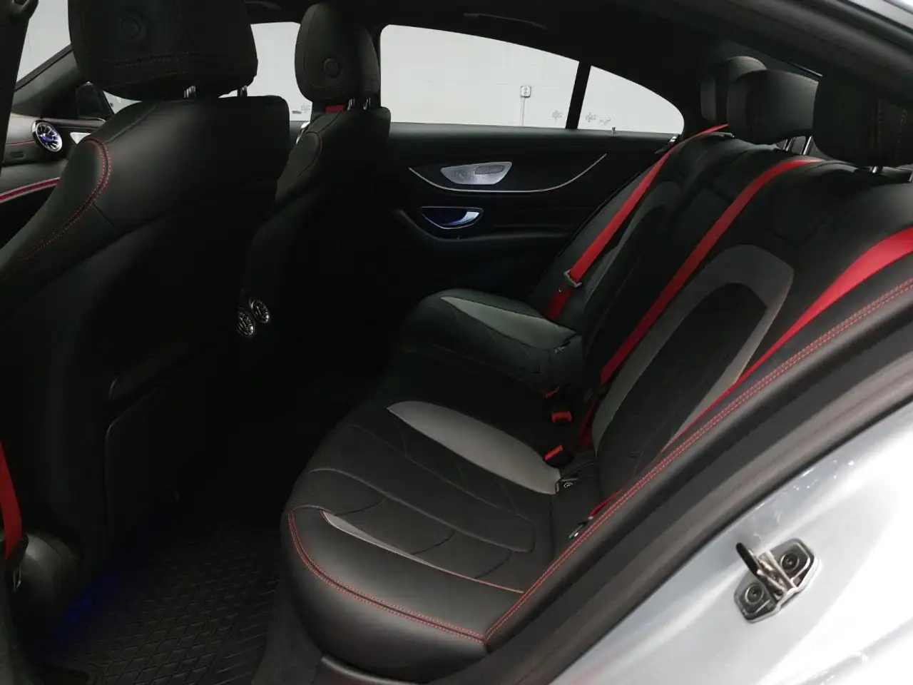 Mercedes-Benz CLS снимка Mercedes-Benz CLS
