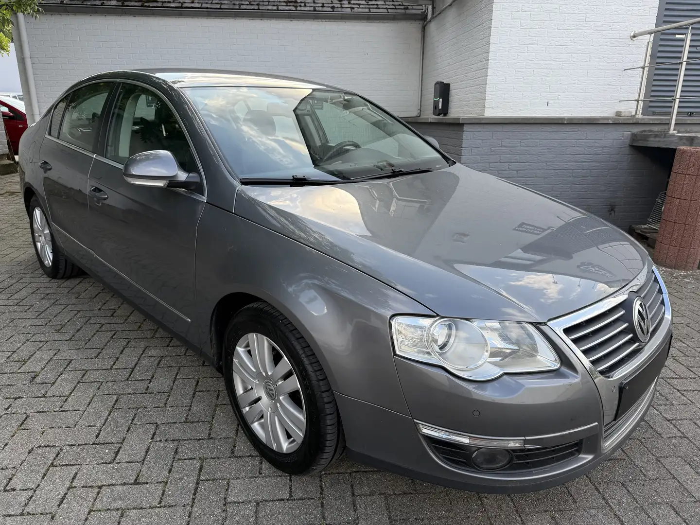 Volkswagen Passat 2.0 TDi Comfortline DSG - 2