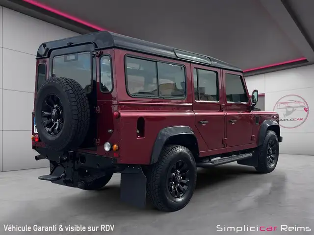 Land Rover Defender view 3
