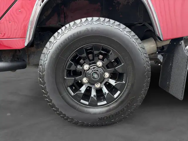Land Rover Defender view 15