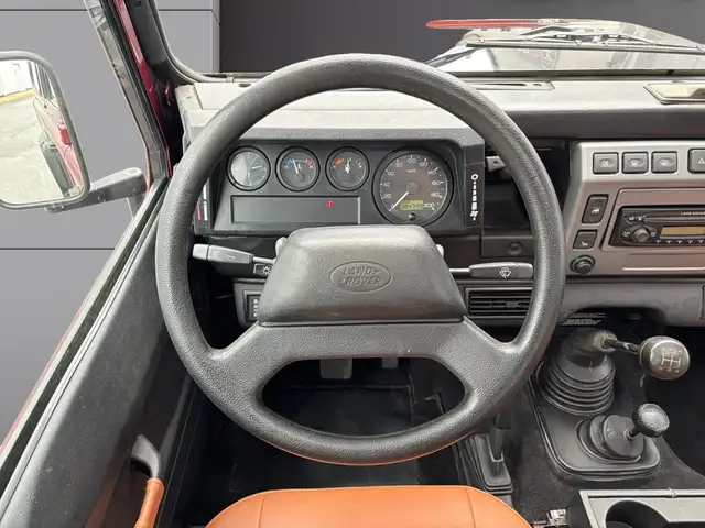 Land Rover Defender view 13
