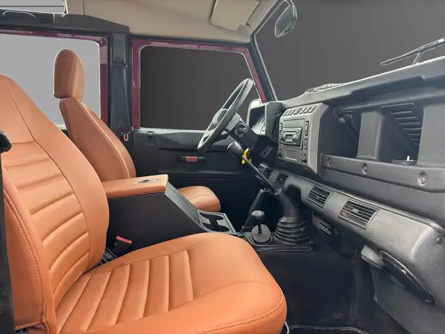 Land Rover Defender view 10