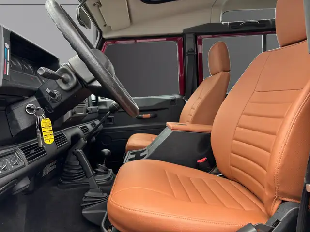 Land Rover Defender view 9