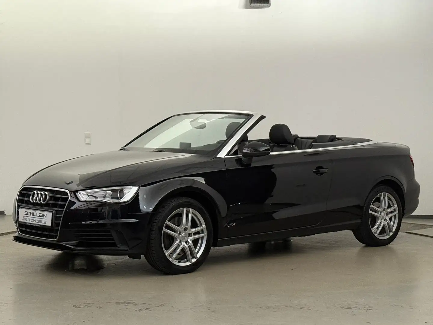 Audi A3 Attraction 2.0TDI*Xenon*Teilleder*SHZ*AHK*2Hd Schwarz - 2
