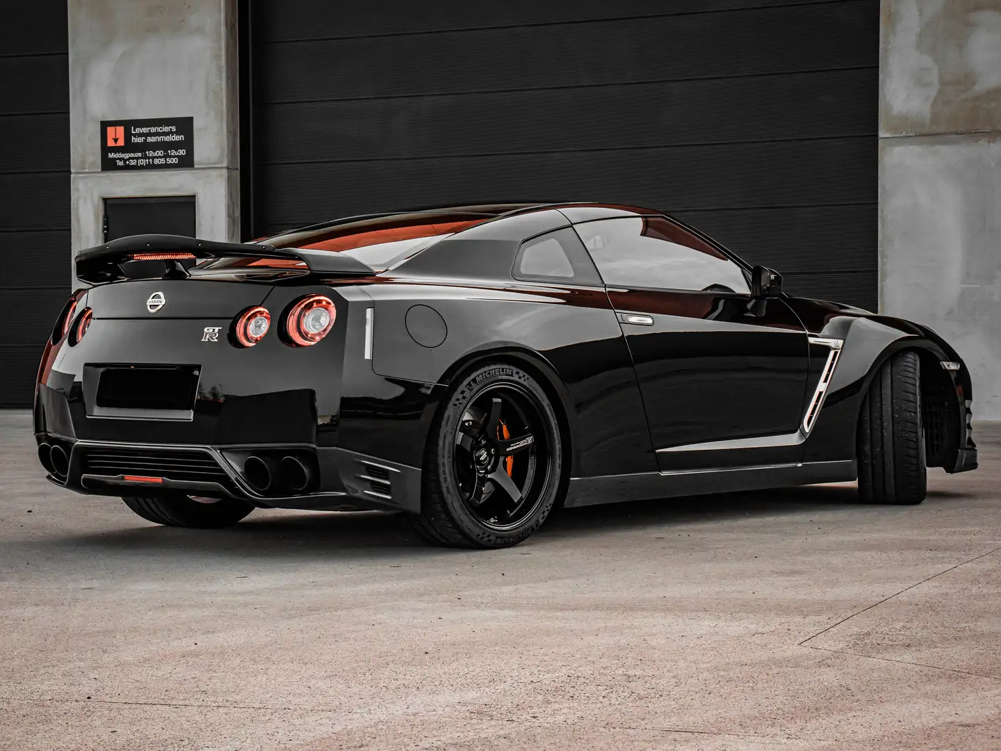 Nissan GT-R Black Edition Black - 1