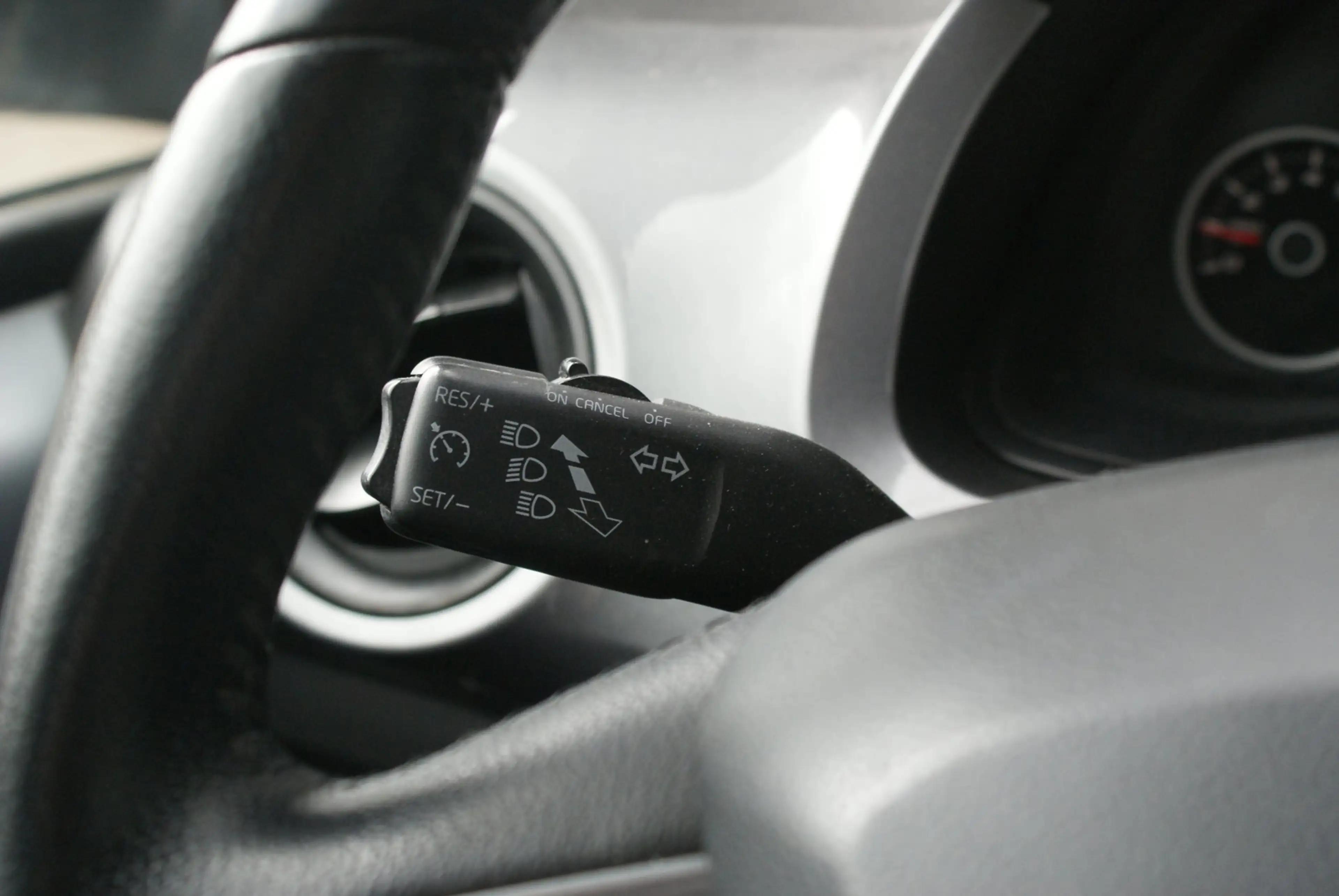 SEAT Mii 1.0 Sport Connect | Airco | Cruise | Navigatie | P — photo 22
