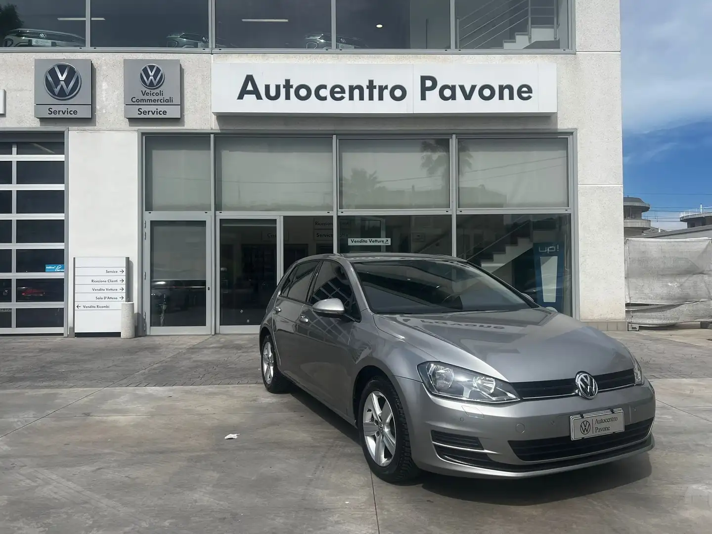 Volkswagen Golf 5p 1.6 tdi Comfortline 105 CV Gris - 1