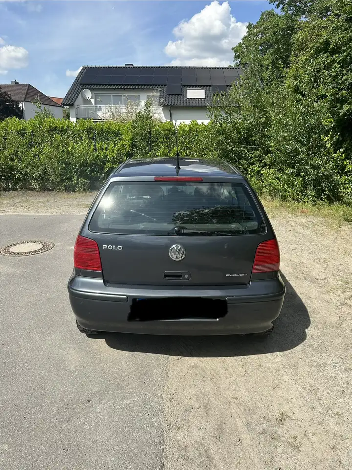 Volkswagen Polo Sedan Basis, foto 2
