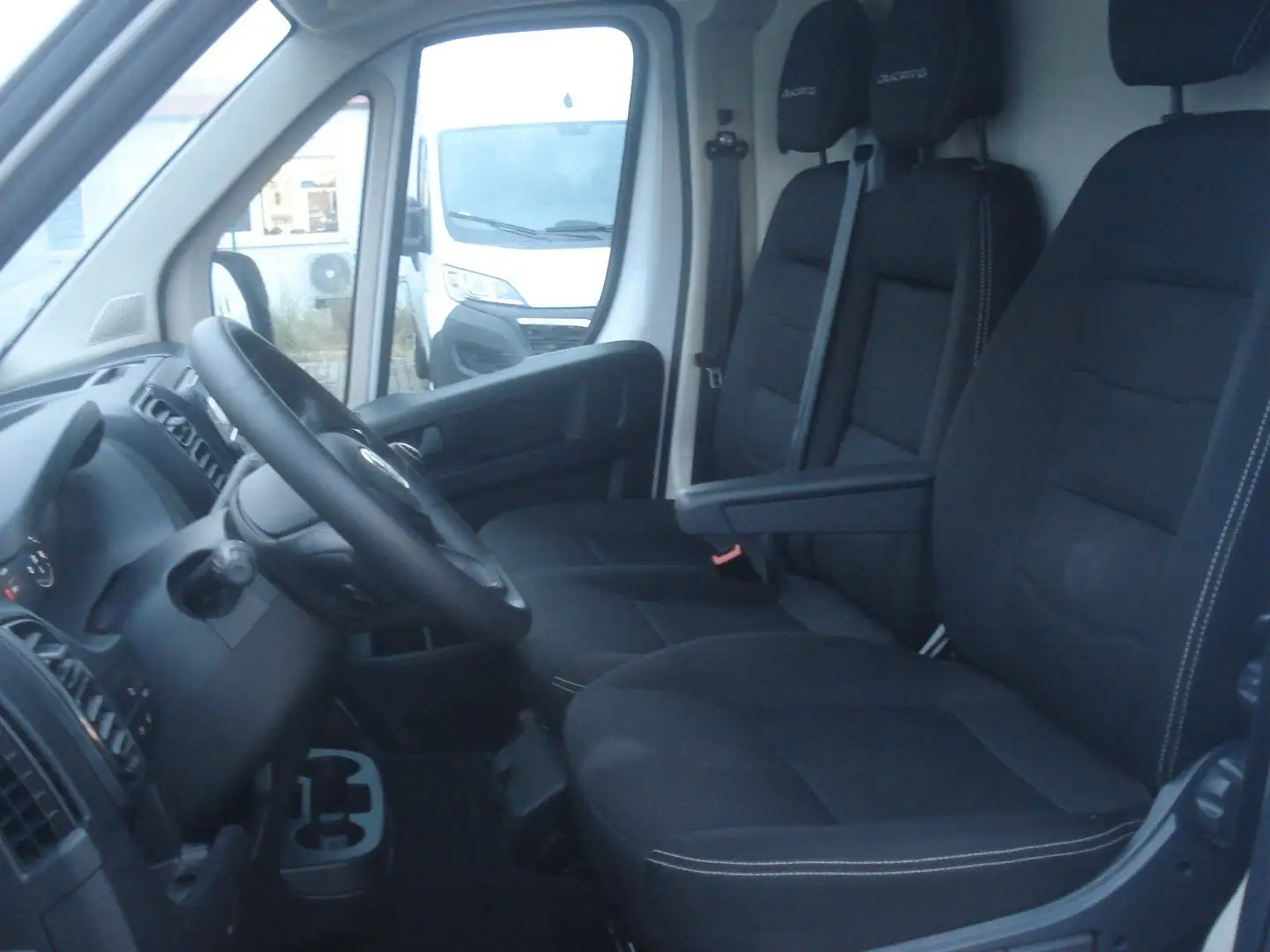 Fiat Ducato Hochr.-Kasten 33 120 L2H2 29100Km Klima Weiß - 2