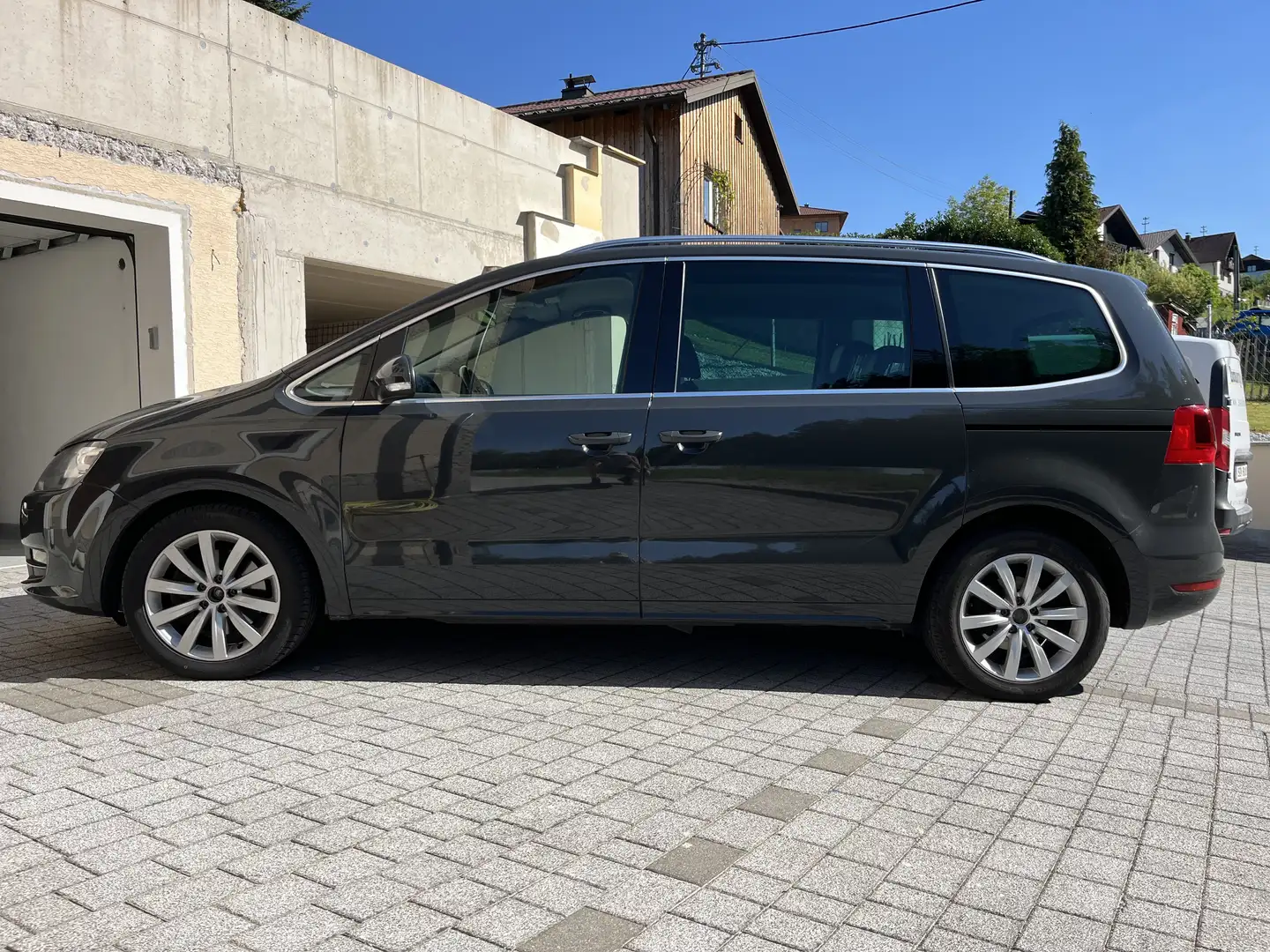 Volkswagen Sharan *Highline*6-Sitzer*Isofix*AHK* Grau - 2
