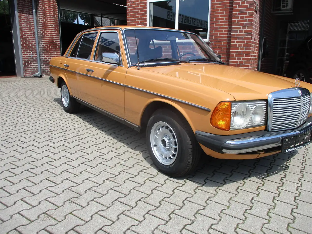 Mercedes-Benz Baureihe 123 240 D automatik H-Kennzeichn, foto 1