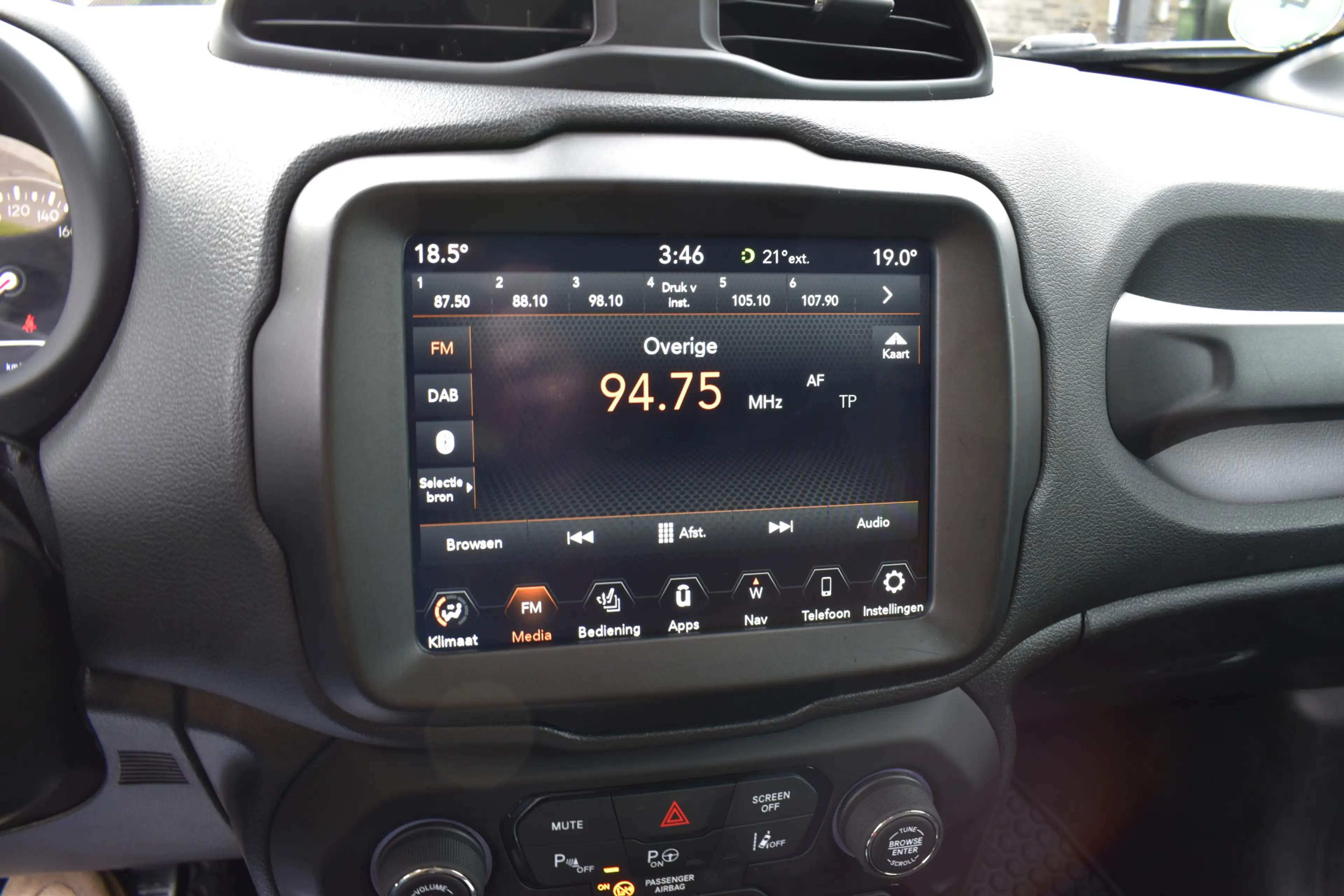 Jeep Renegade 1.3T DDCT S AUT. 59DKM! NIEUWSTAAT. — photo 18