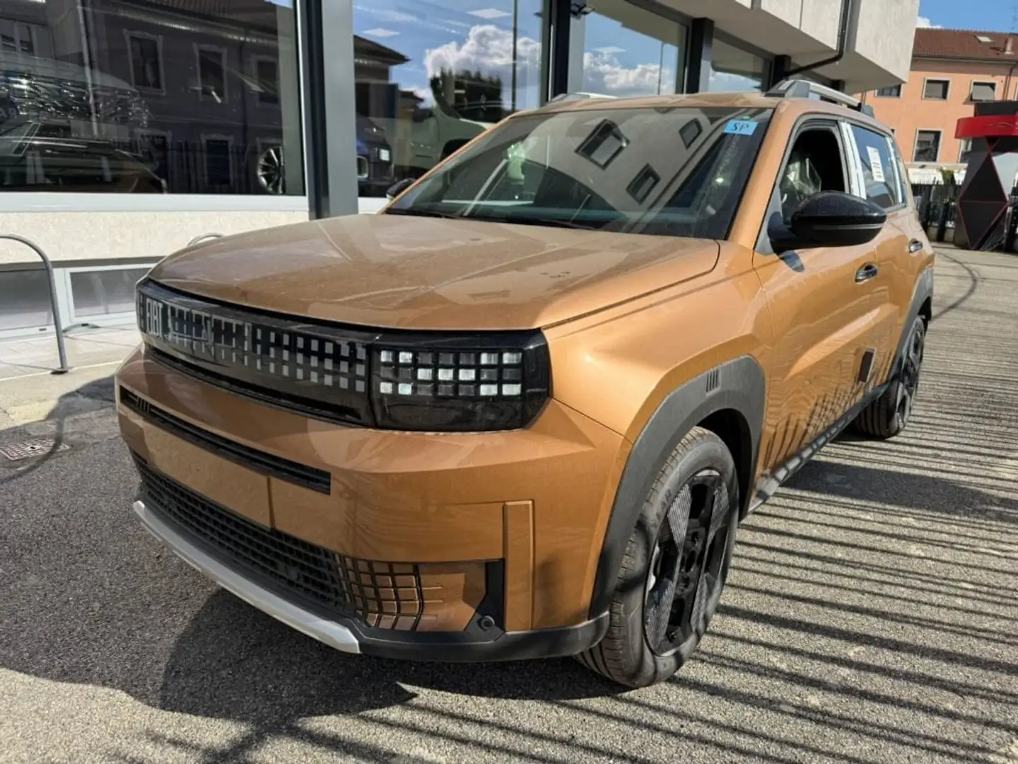 Fiat Grande Panda 1.2 Hybrid S&S La Prima Bronze - 2