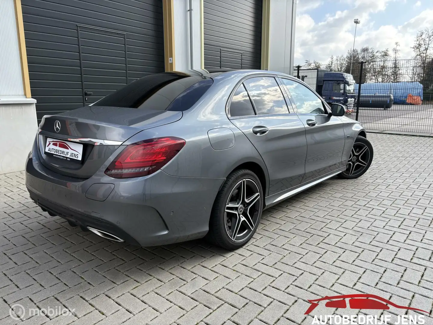 Mercedes-Benz C 300 e Business Solution AMG Limited Grijs - 2