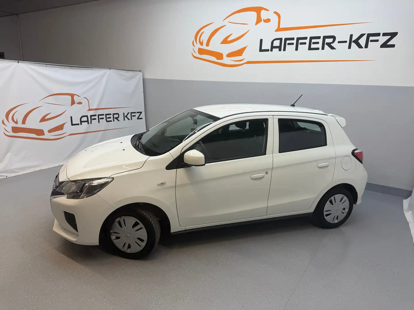 Mitsubishi Space Star 1,2 MIVEC Invite AS KLIMA RADIO EINPARKHILFE Weiß - 2