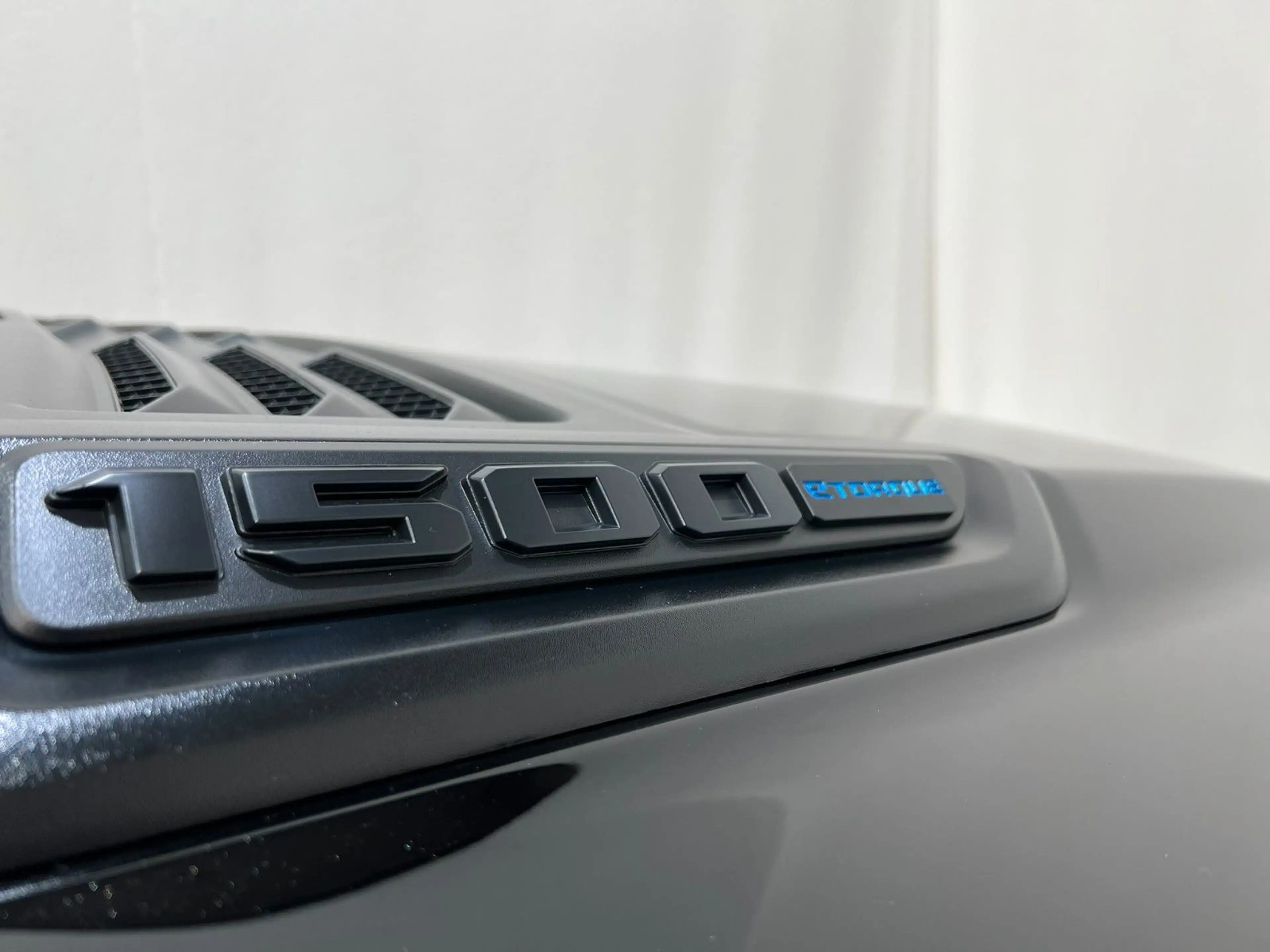 Dodge RAM 1500 Limited Night  5,7L V8 HEMI / MFT — photo 15