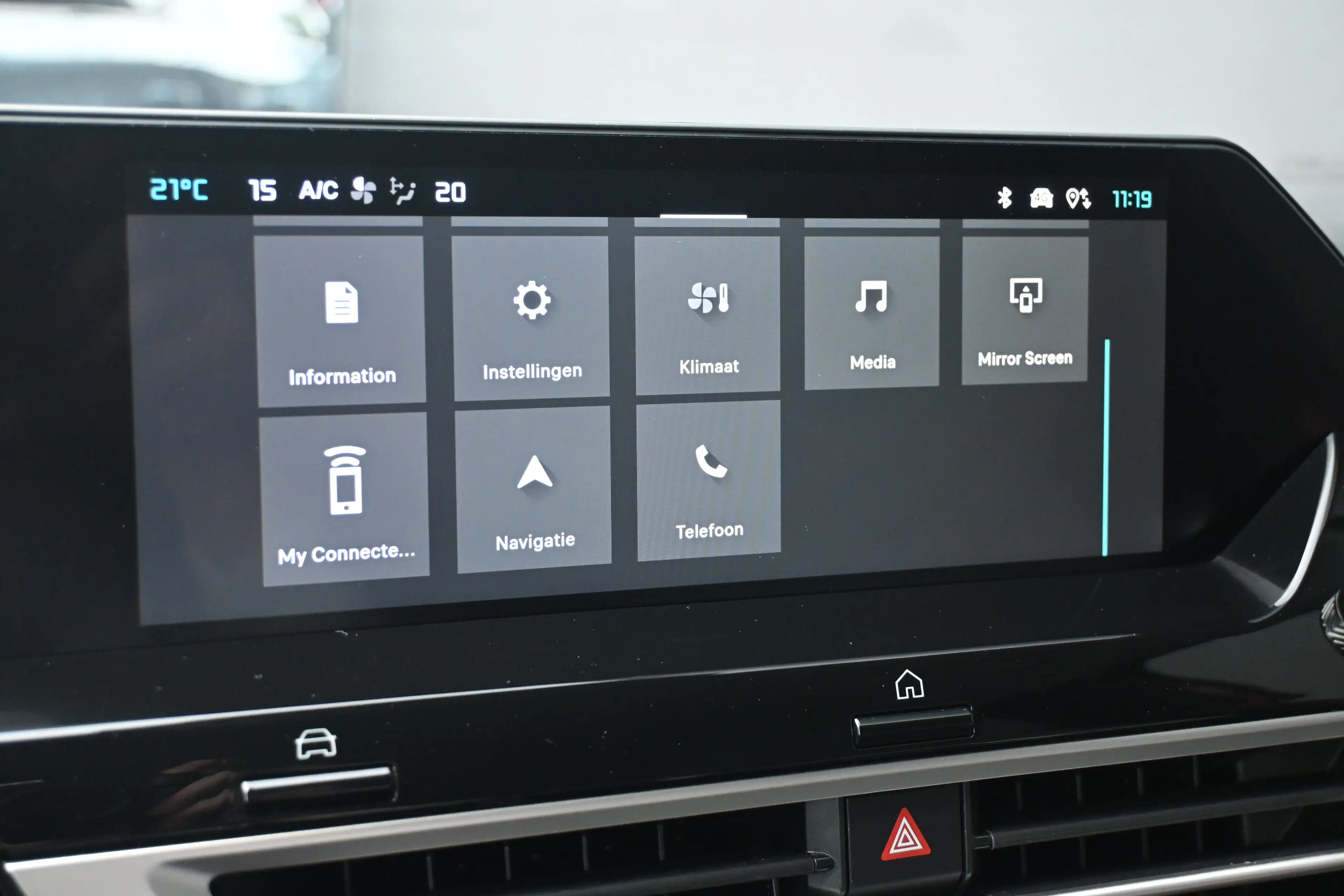 Citroen C4 1.2 Hybrid 136 Max | Adaptive Cruise Control | HUD — photo 23