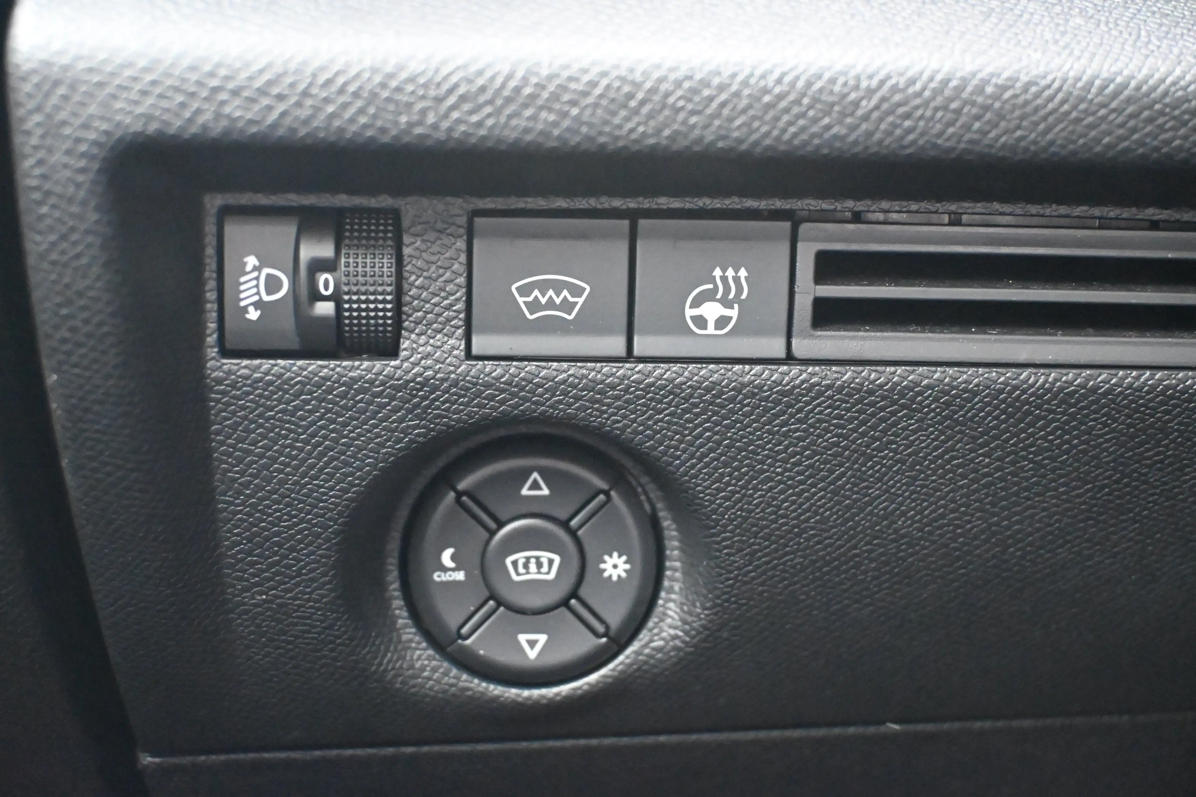 Citroen C4 1.2 Hybrid 136 Max | Adaptive Cruise Control | HUD — photo 18