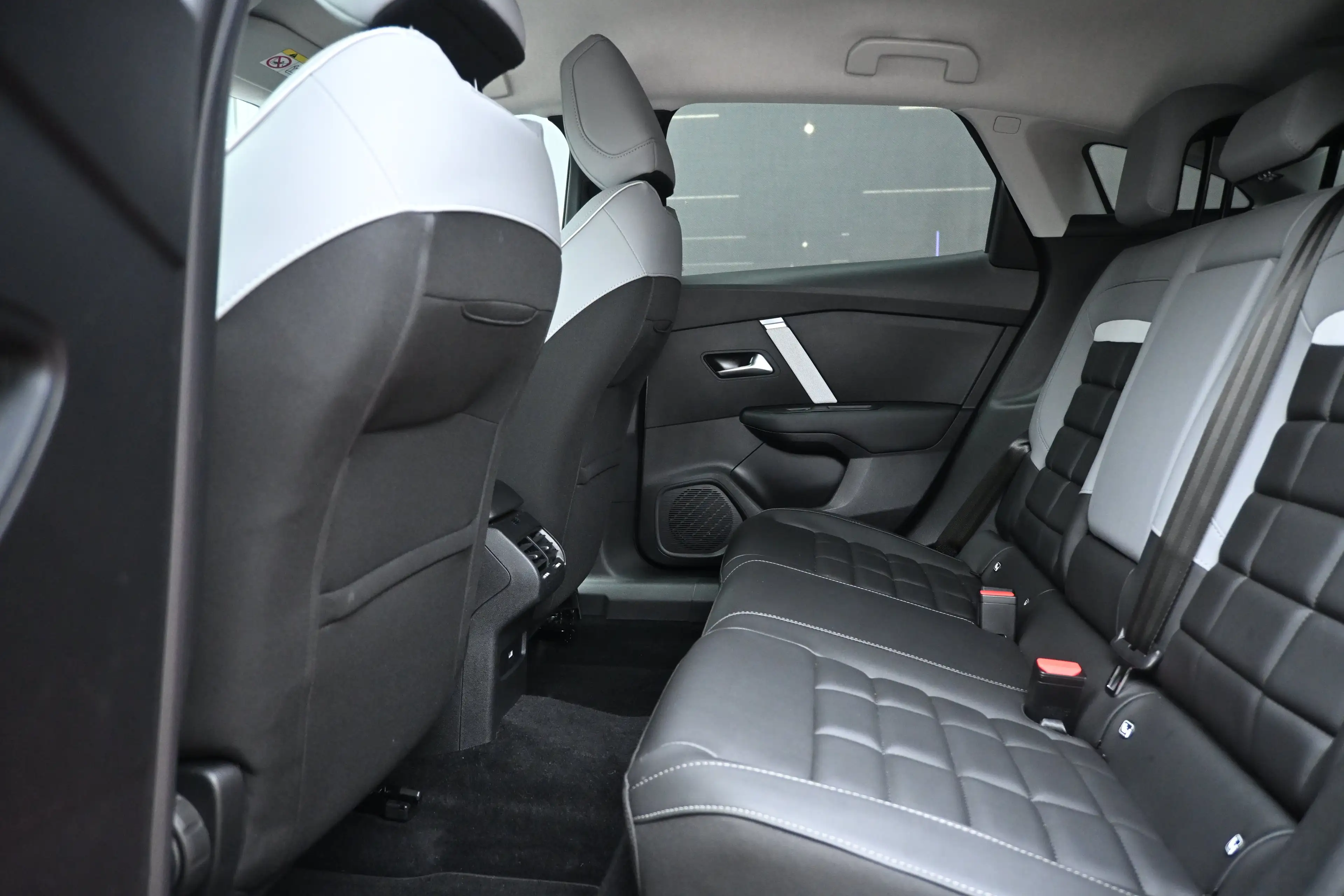Citroen C4 1.2 Hybrid 136 Max | Adaptive Cruise Control | HUD — photo 8