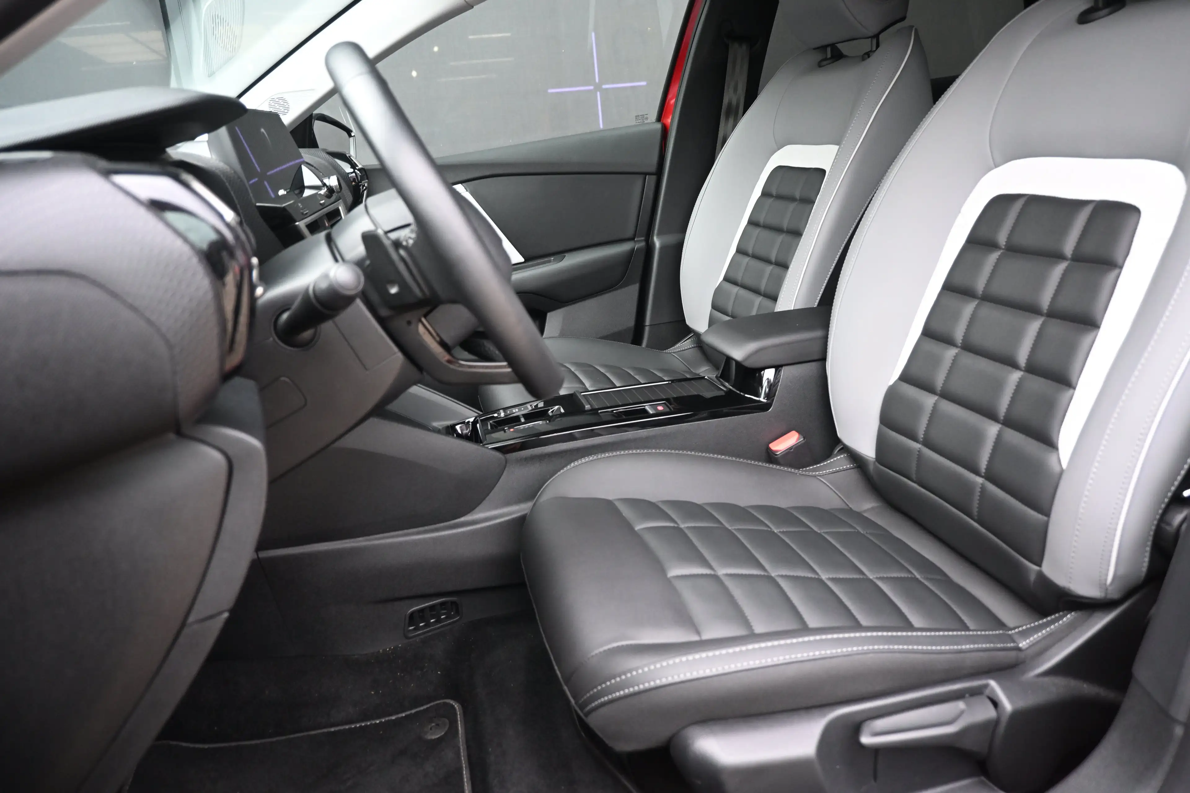 Citroen C4 1.2 Hybrid 136 Max | Adaptive Cruise Control | HUD — photo 7