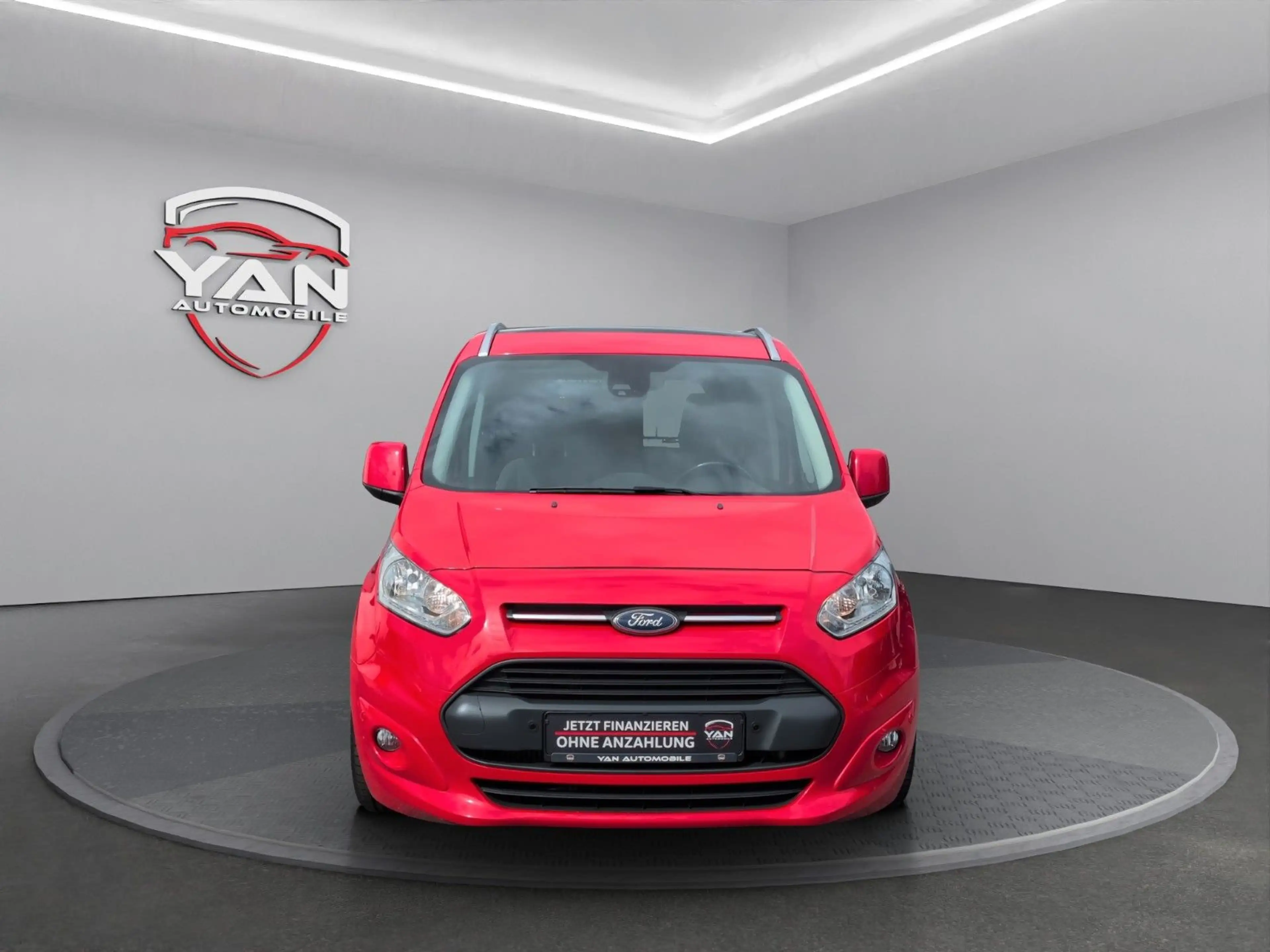 Ford Tourneo Connect Tourneo 1.5D Titanium*AHK*Panorama*Tempomat* — photo 3