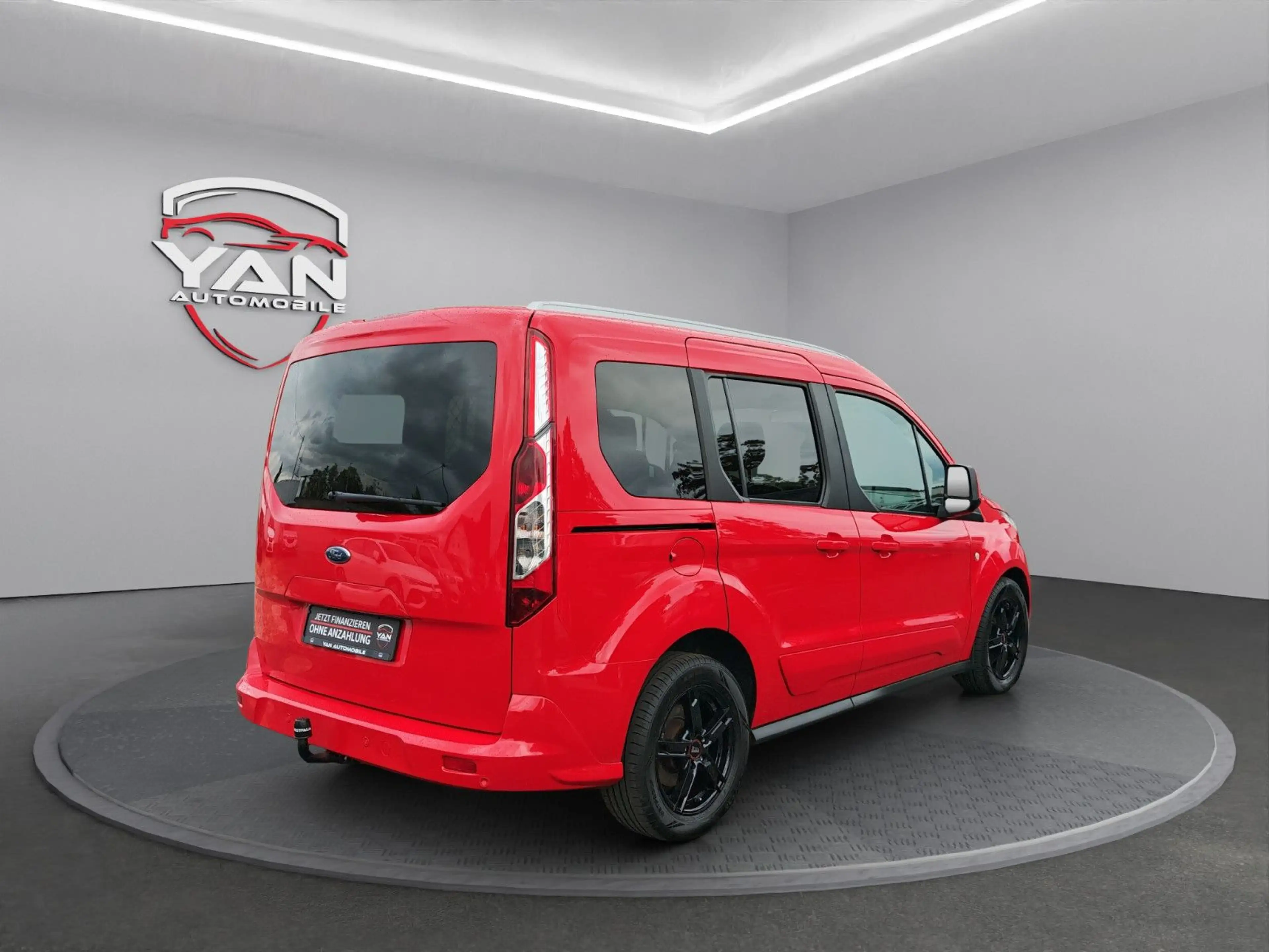 Ford Tourneo Connect Tourneo 1.5D Titanium*AHK*Panorama*Tempomat* — photo 6