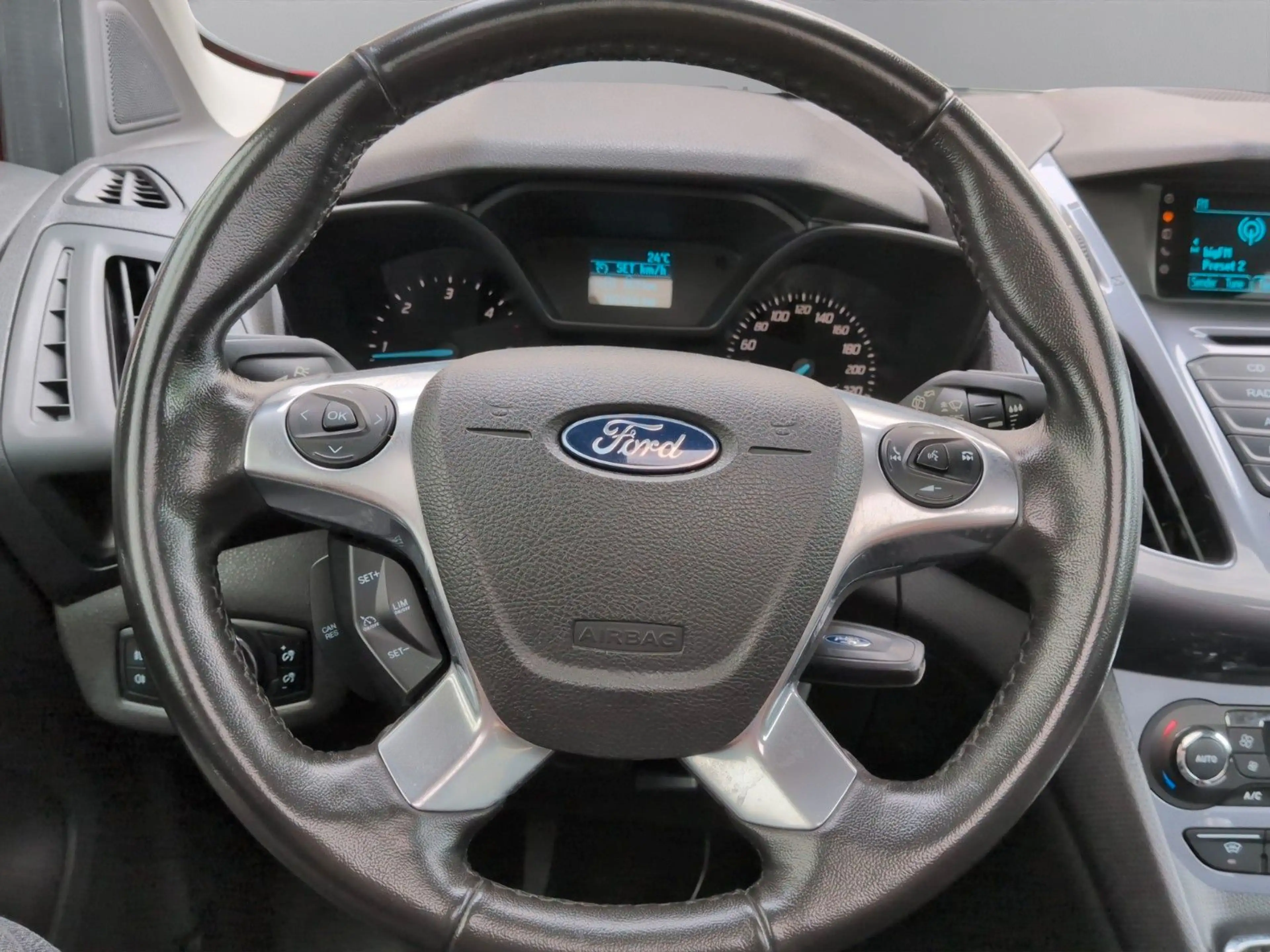 Ford Tourneo Connect Tourneo 1.5D Titanium*AHK*Panorama*Tempomat* — photo 13