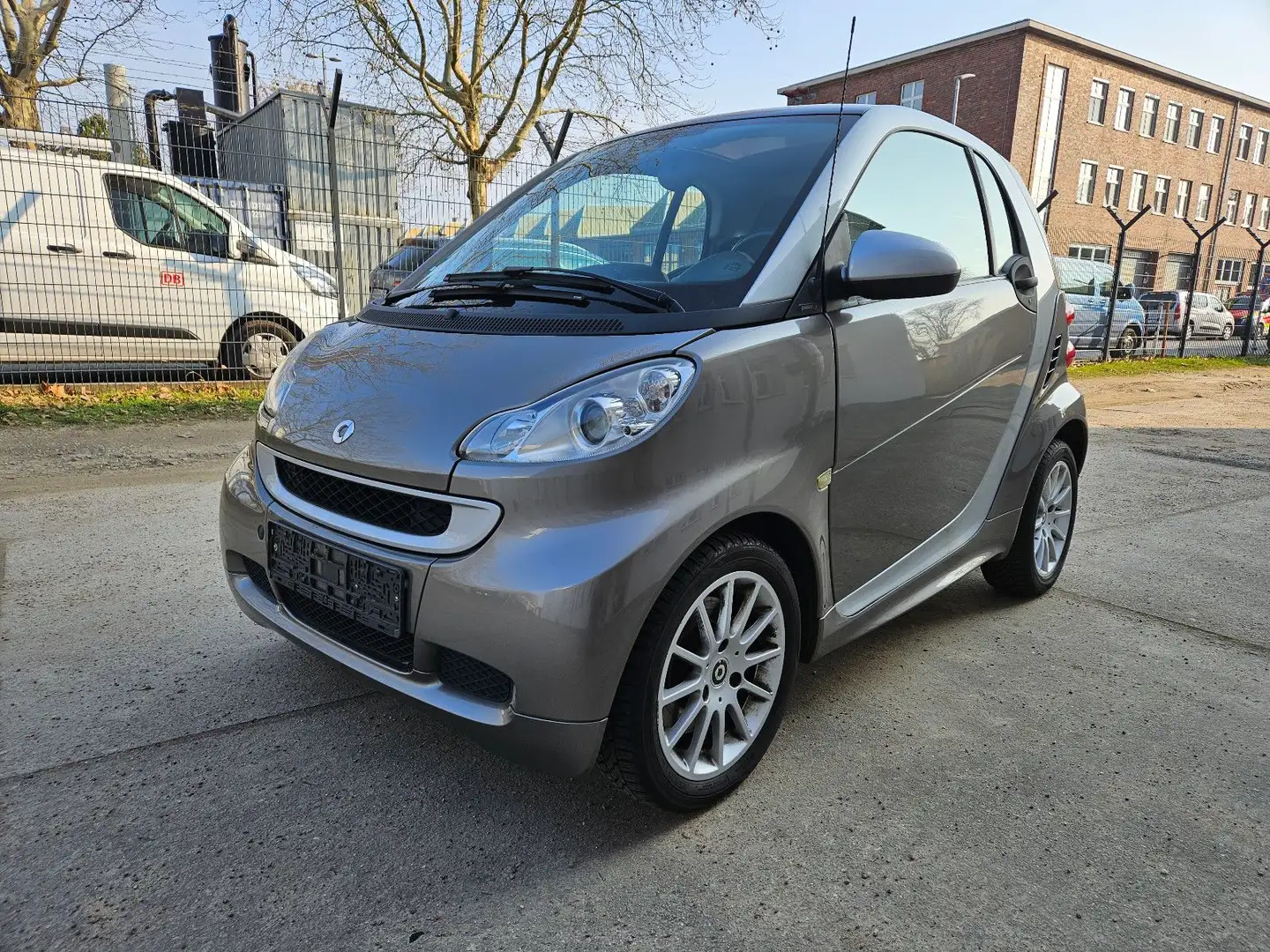 smart forTwo Micro Hybrid Drive ,Navi,Klima Brun - 2