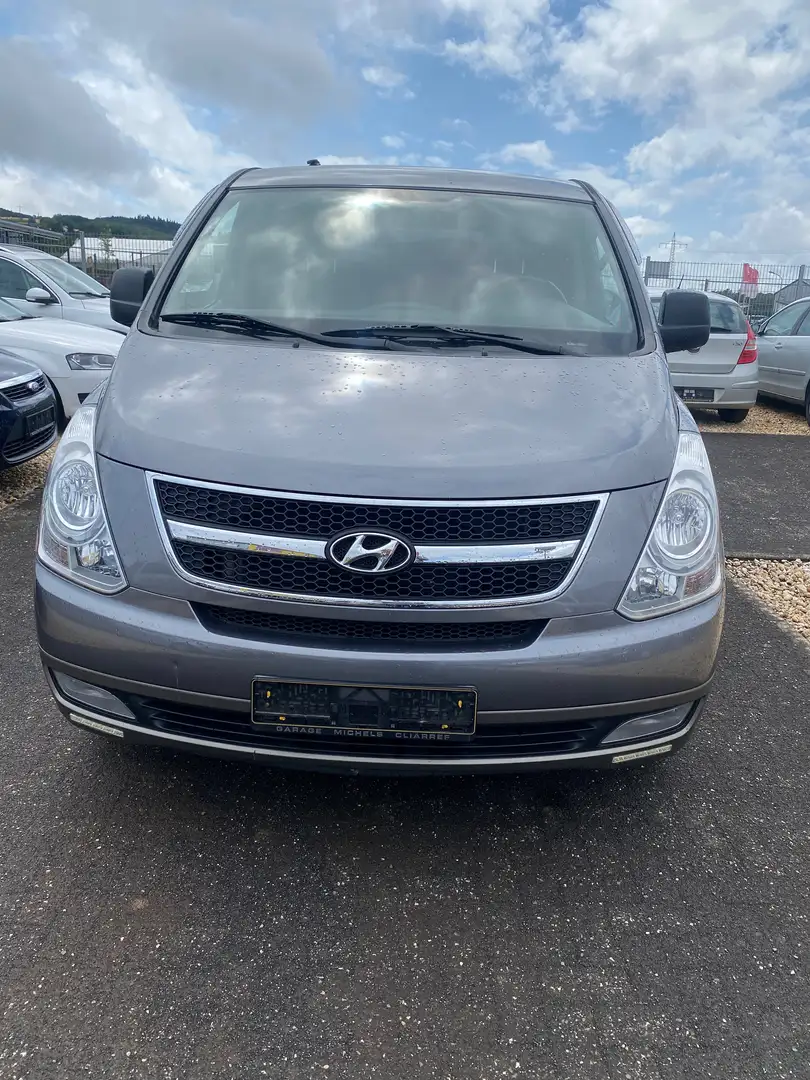 Hyundai H-1 Travel Gris - 1