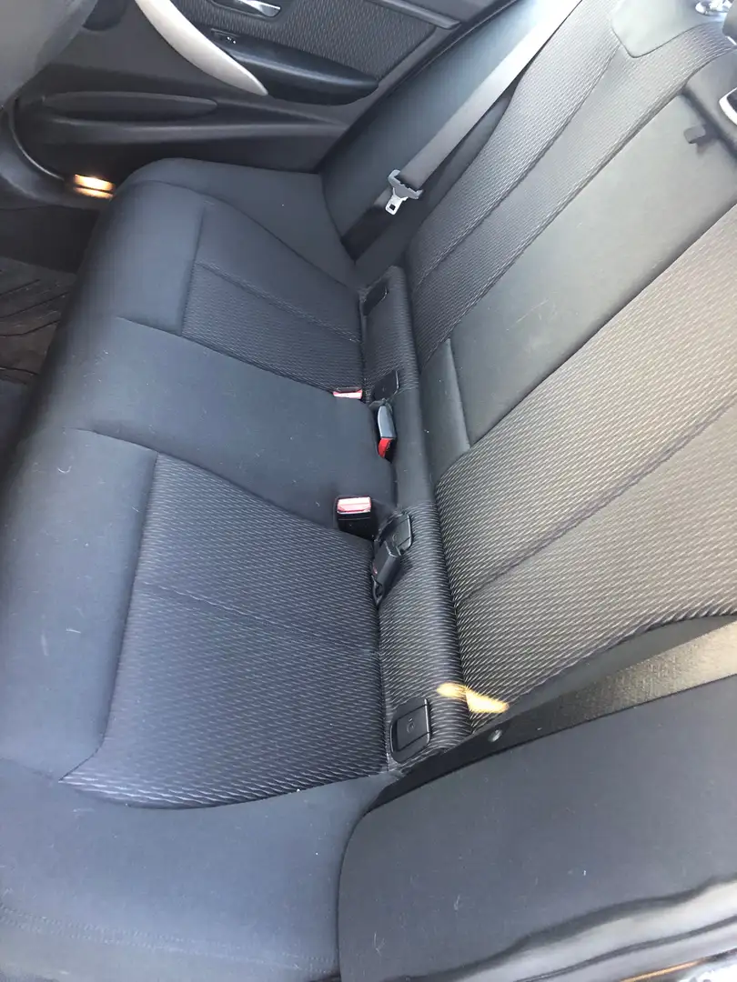 BMW 318 318d Schwarz - 2