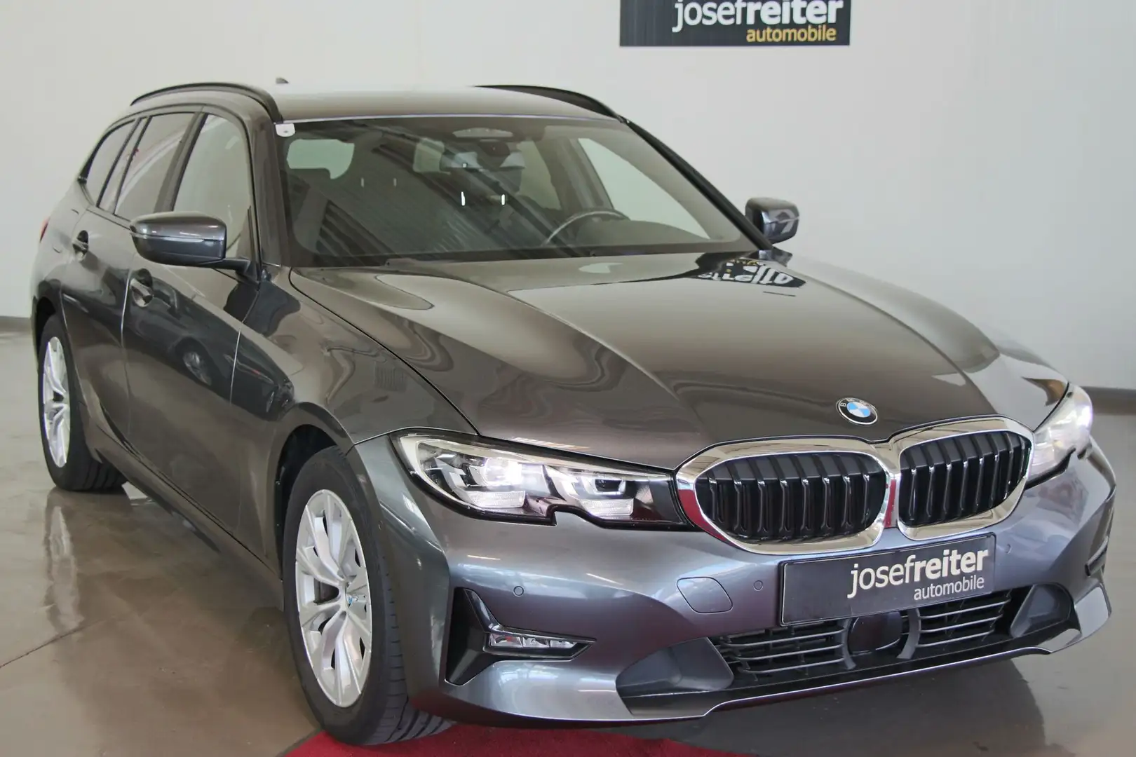 BMW 320 xd Touring Advantage Aut. Gris - 1