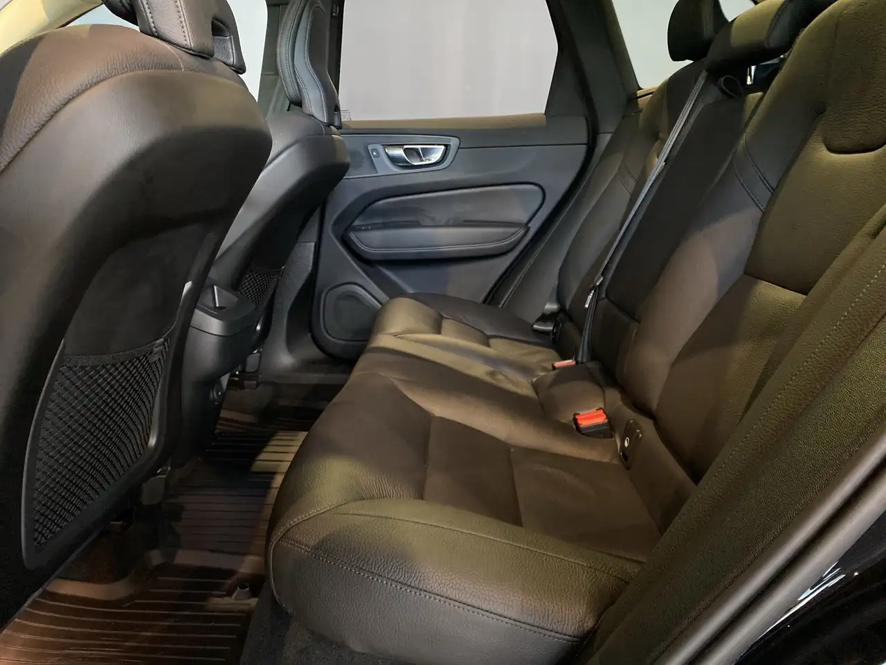 Volvo XC60 снимка Volvo XC60
