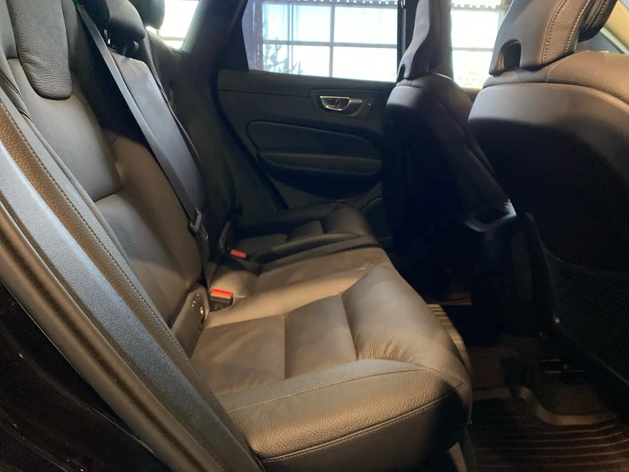 Volvo XC60 снимка Volvo XC60
