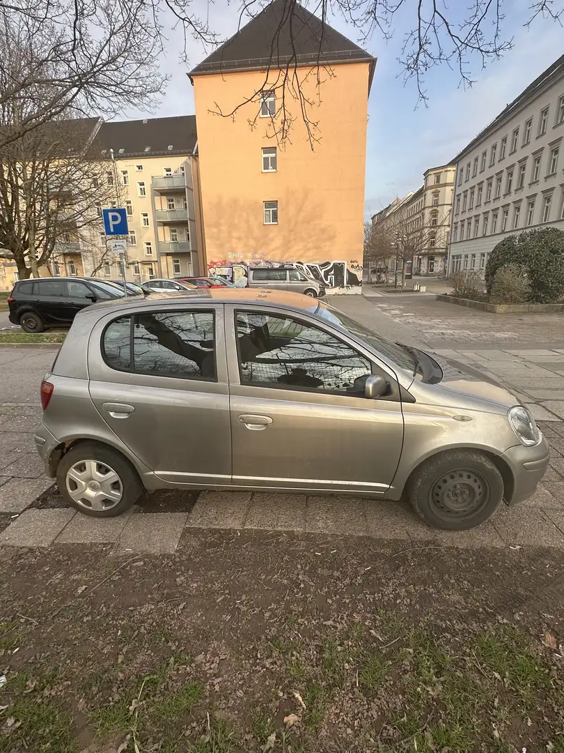 Toyota Yaris Verso 1.3 Sol - 2
