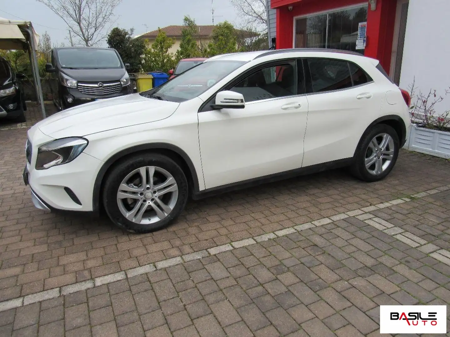 Mercedes-Benz GLA 200 200 CDI Automatic 4Matic Executive Blanc - 2
