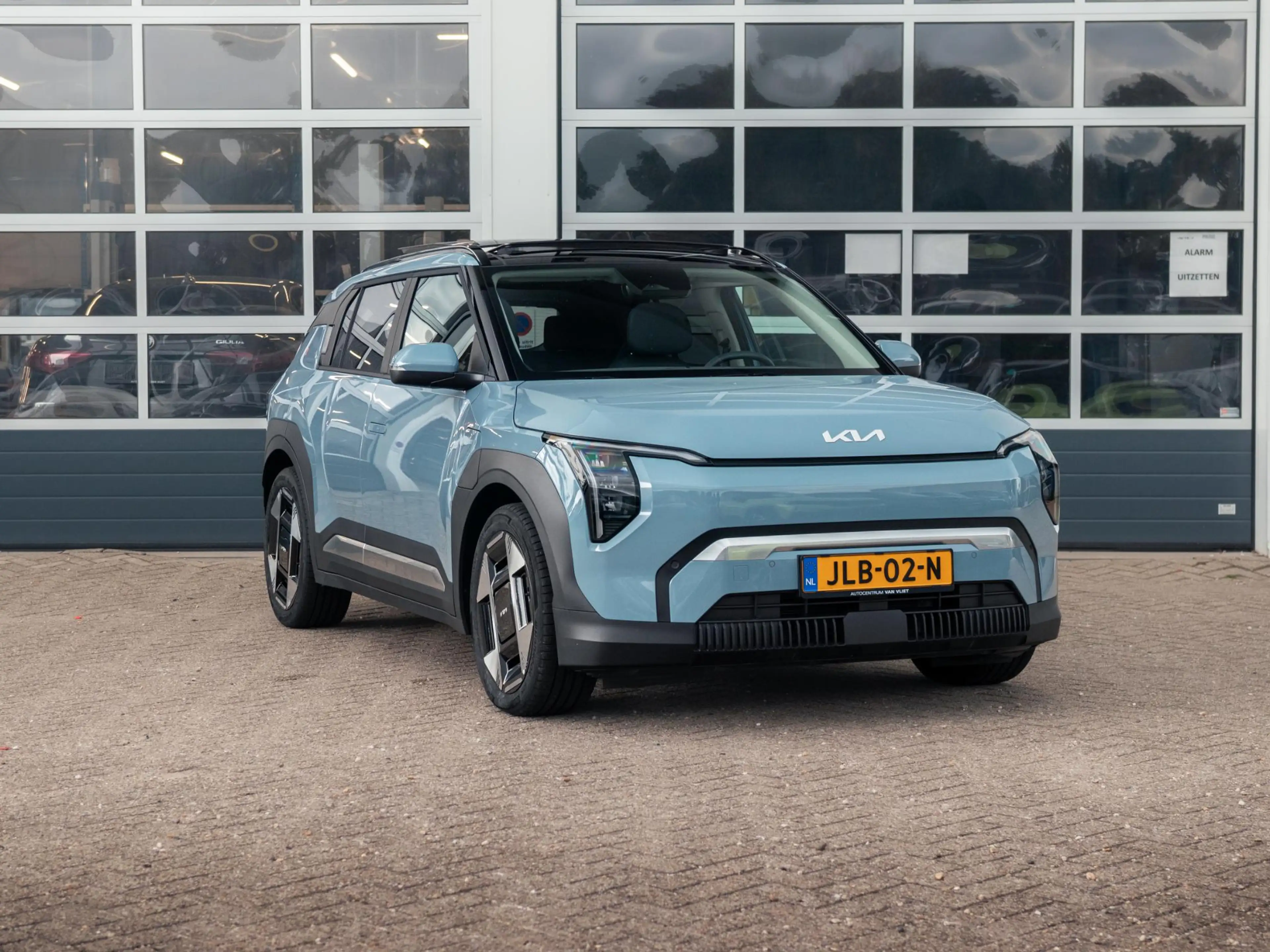 Kia EV3 Plus Advanced 81.4 kWh l Long range l Schuifkantel — photo 3