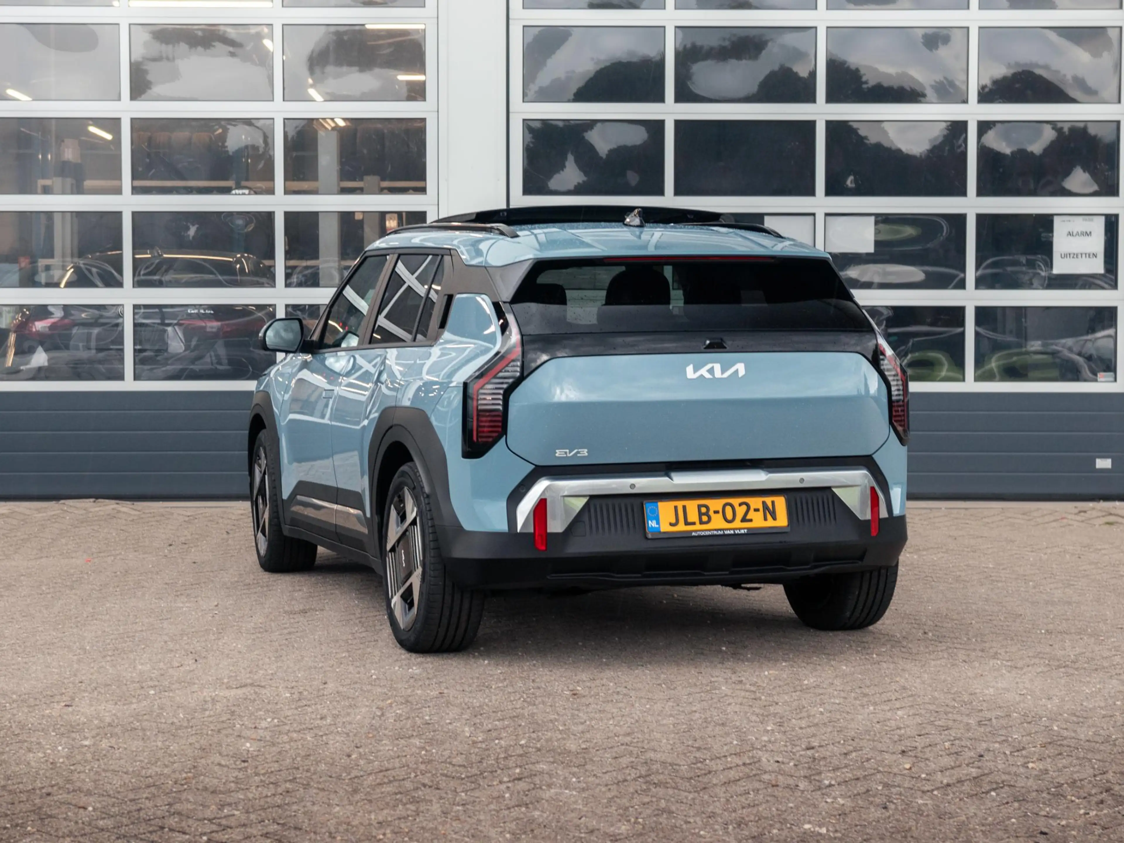 Kia EV3 Plus Advanced 81.4 kWh l Long range l Schuifkantel — photo 6