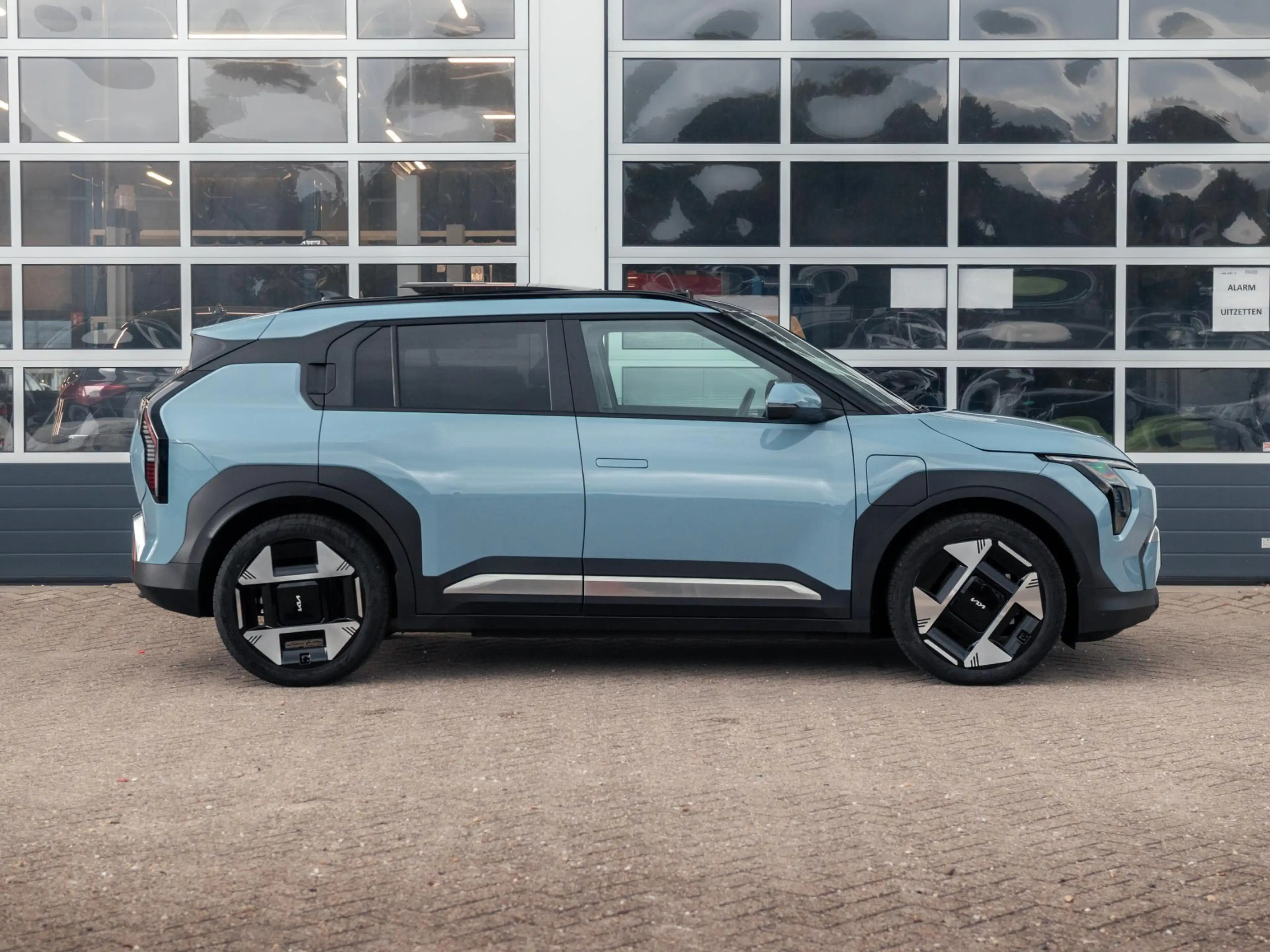 Kia EV3 Plus Advanced 81.4 kWh l Long range l Schuifkantel — photo 4