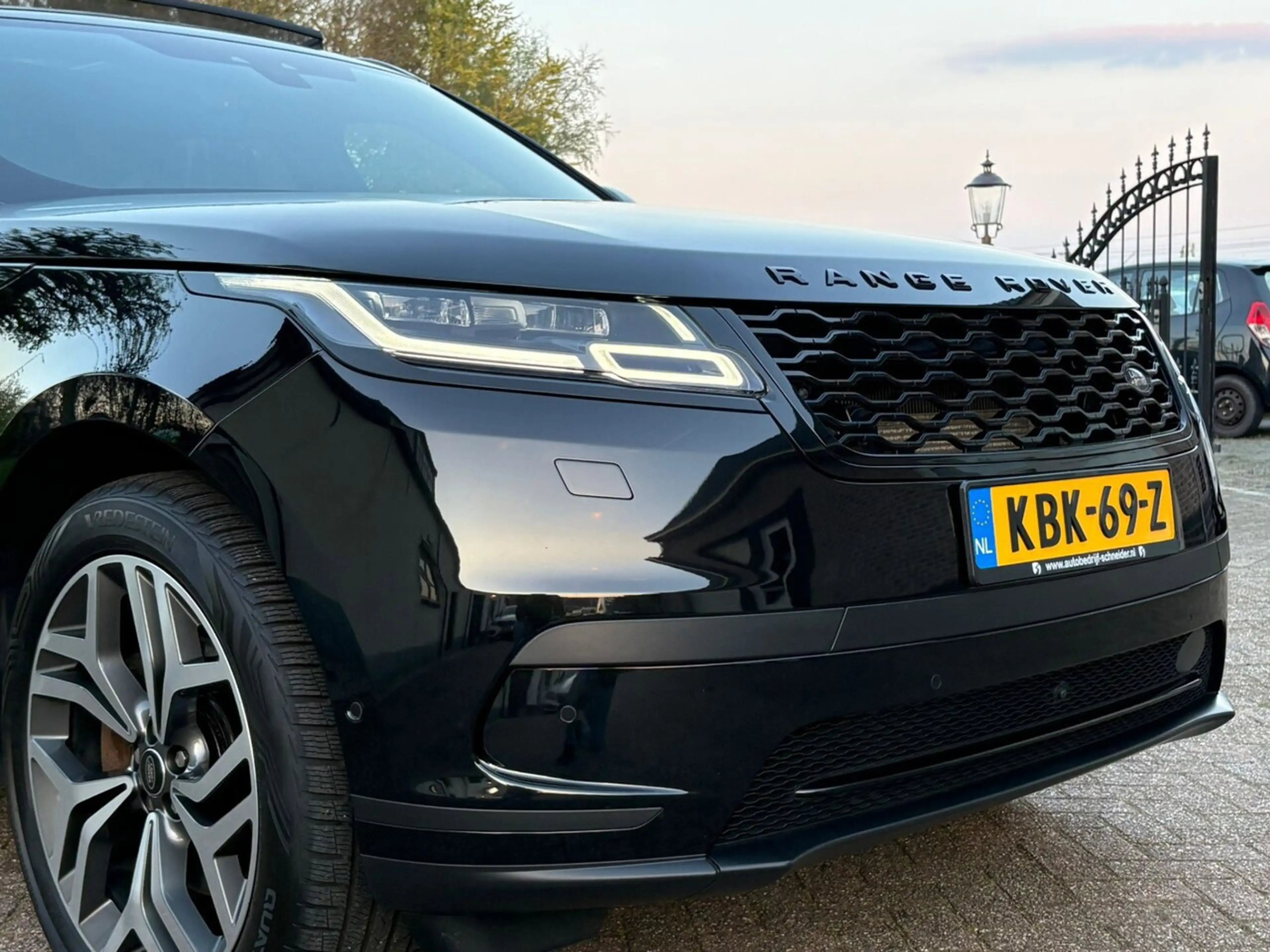 Land Rover Range Rover Velar 3.0 D275 AWD R-Dynamic HSE — photo 14
