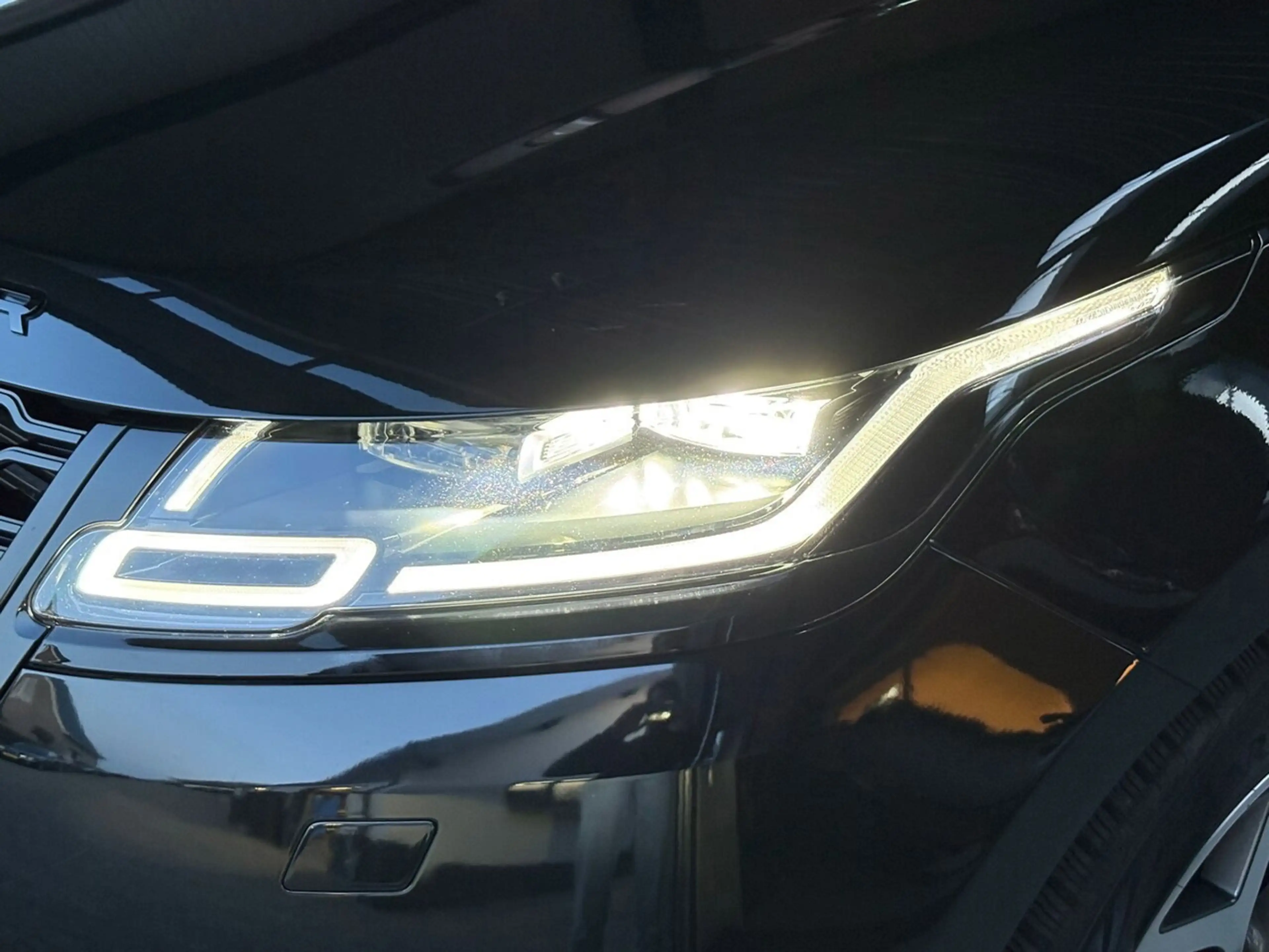 Land Rover Range Rover Velar 3.0 D275 AWD R-Dynamic HSE — photo 22
