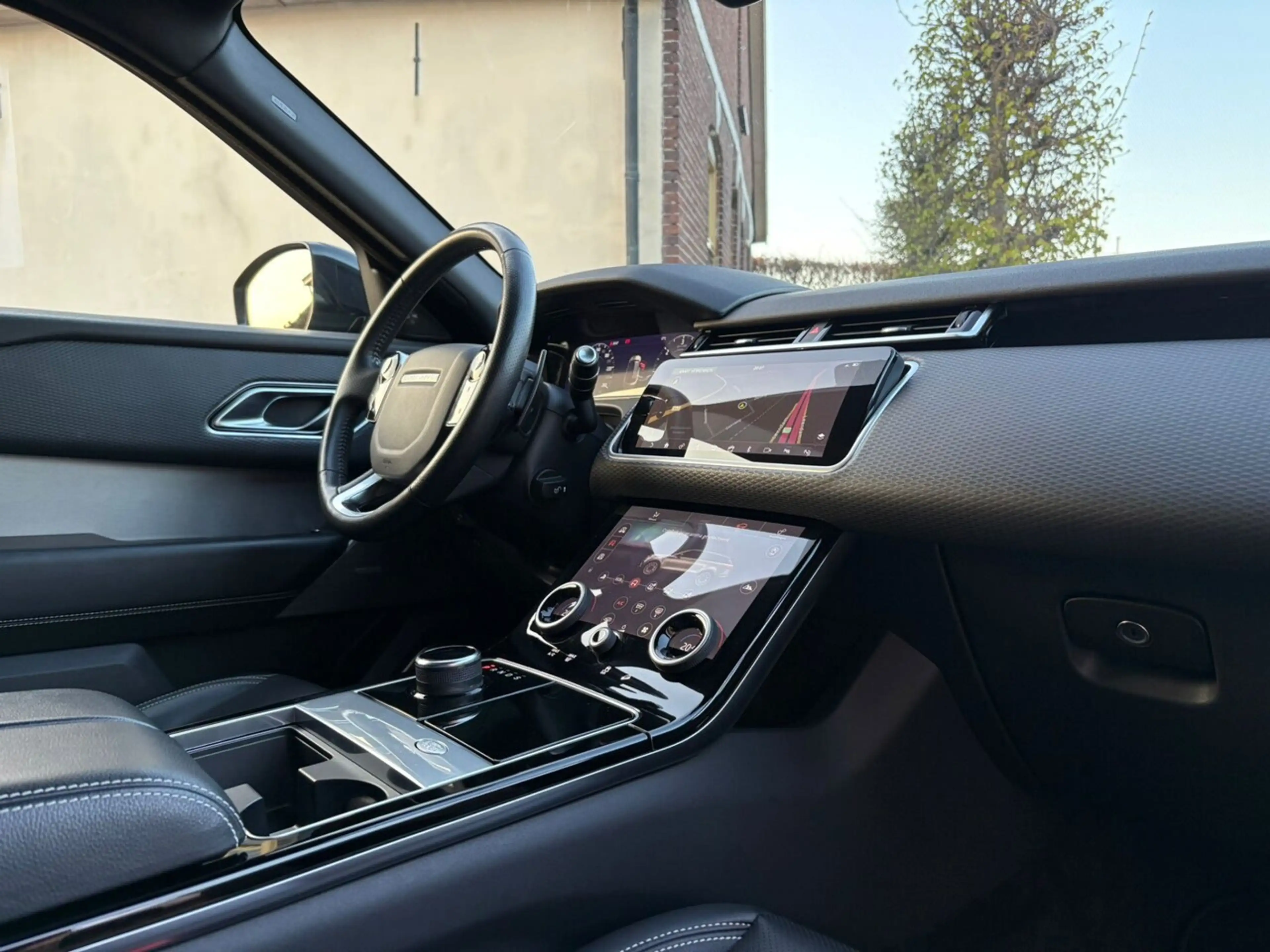 Land Rover Range Rover Velar 3.0 D275 AWD R-Dynamic HSE — photo 10