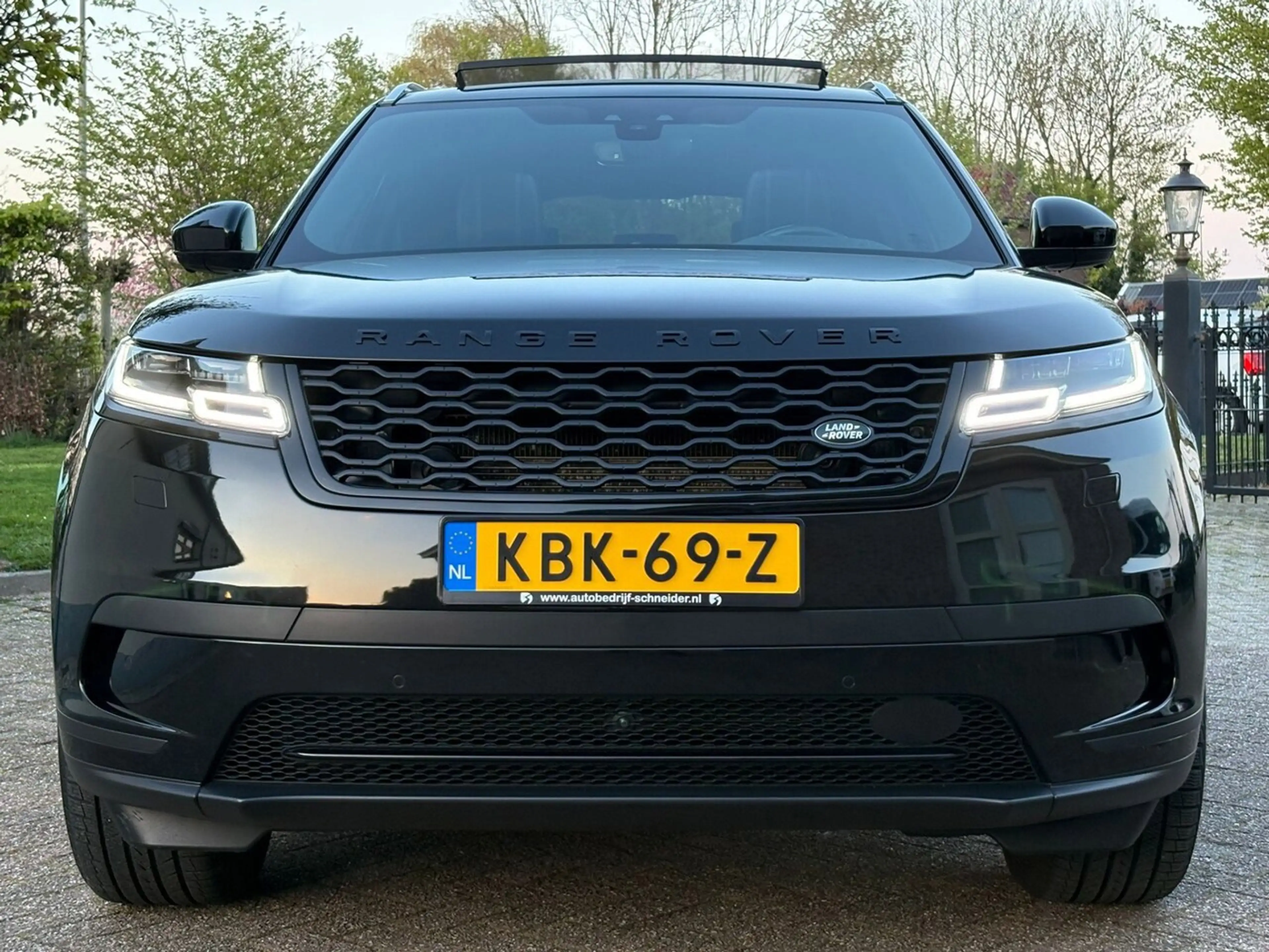 Land Rover Range Rover Velar 3.0 D275 AWD R-Dynamic HSE — photo 13