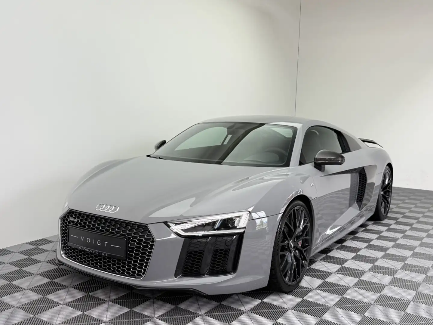 Audi R8 5.2 FSI quattro plus|deutsch|No-OPF|Carbon| Grau - 2