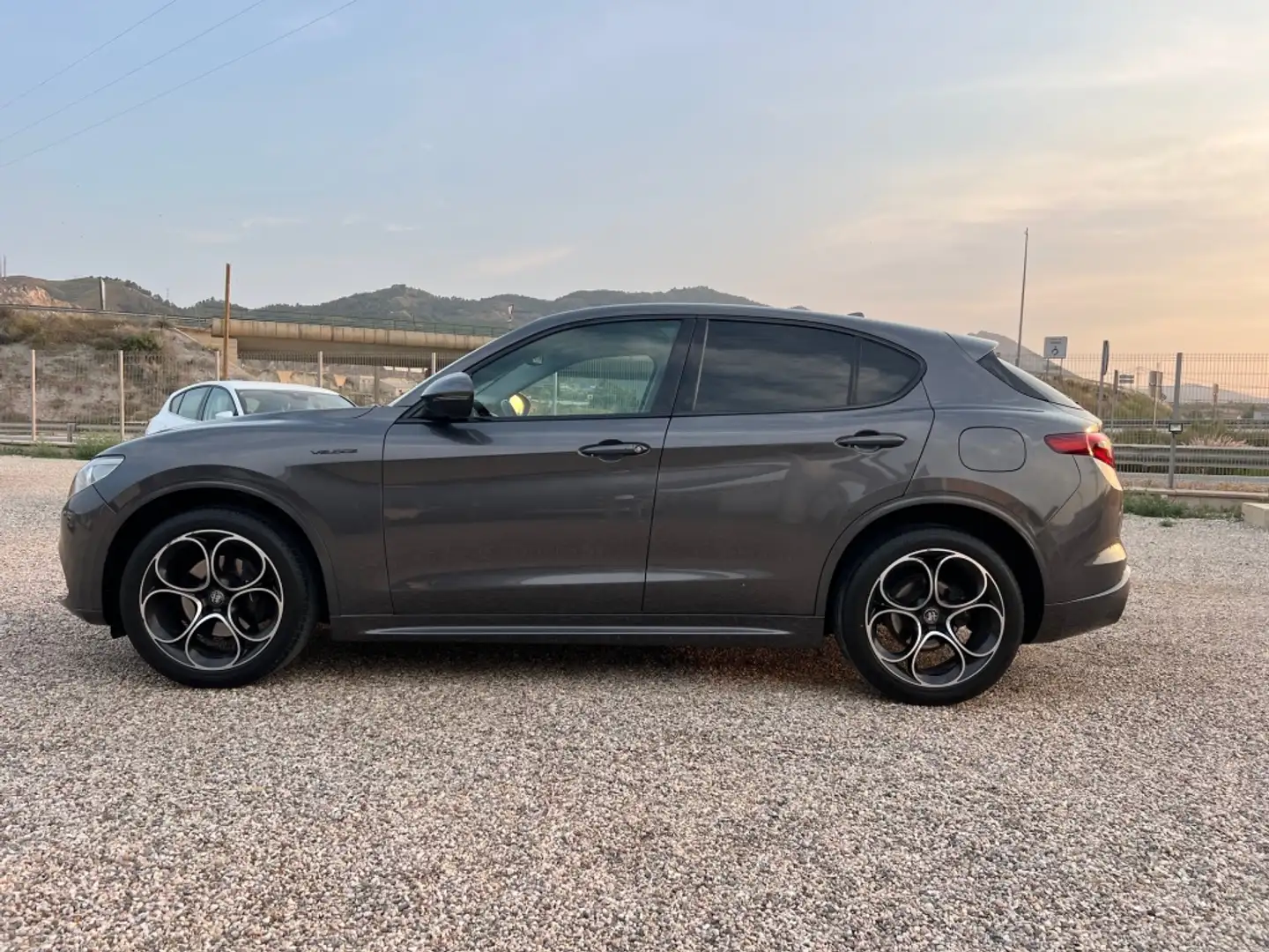 Alfa Romeo Stelvio 2.2 Veloce Q4 210 Aut. Gris - 1