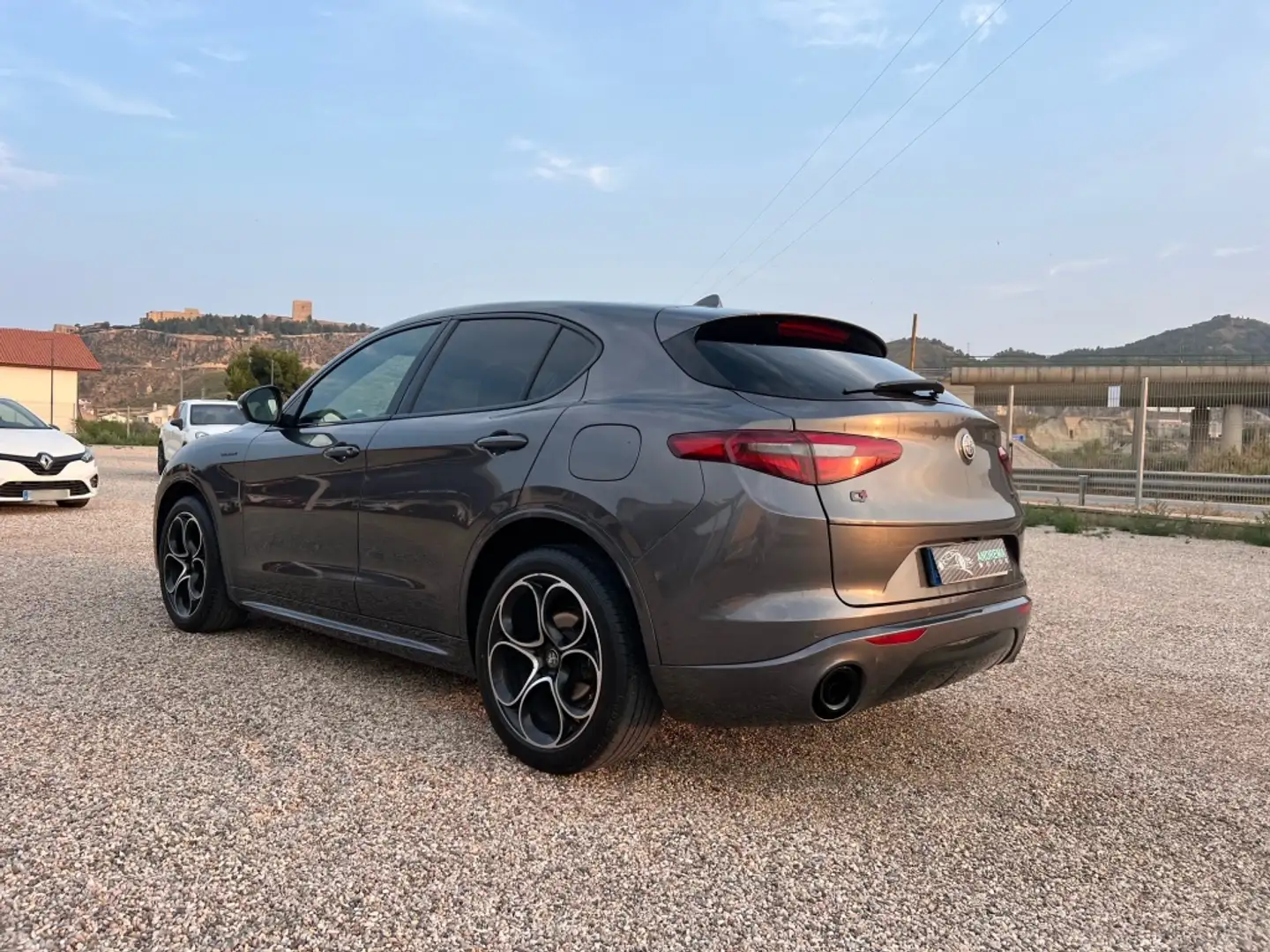 Alfa Romeo Stelvio 2.2 Veloce Q4 210 Aut. Gris - 2