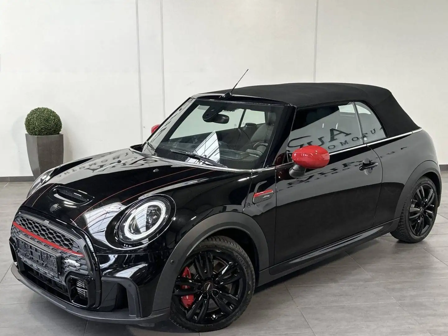 MINI Cooper Cabrio III (F57) John Cooper Works 231ch BVA8 Noir - 1