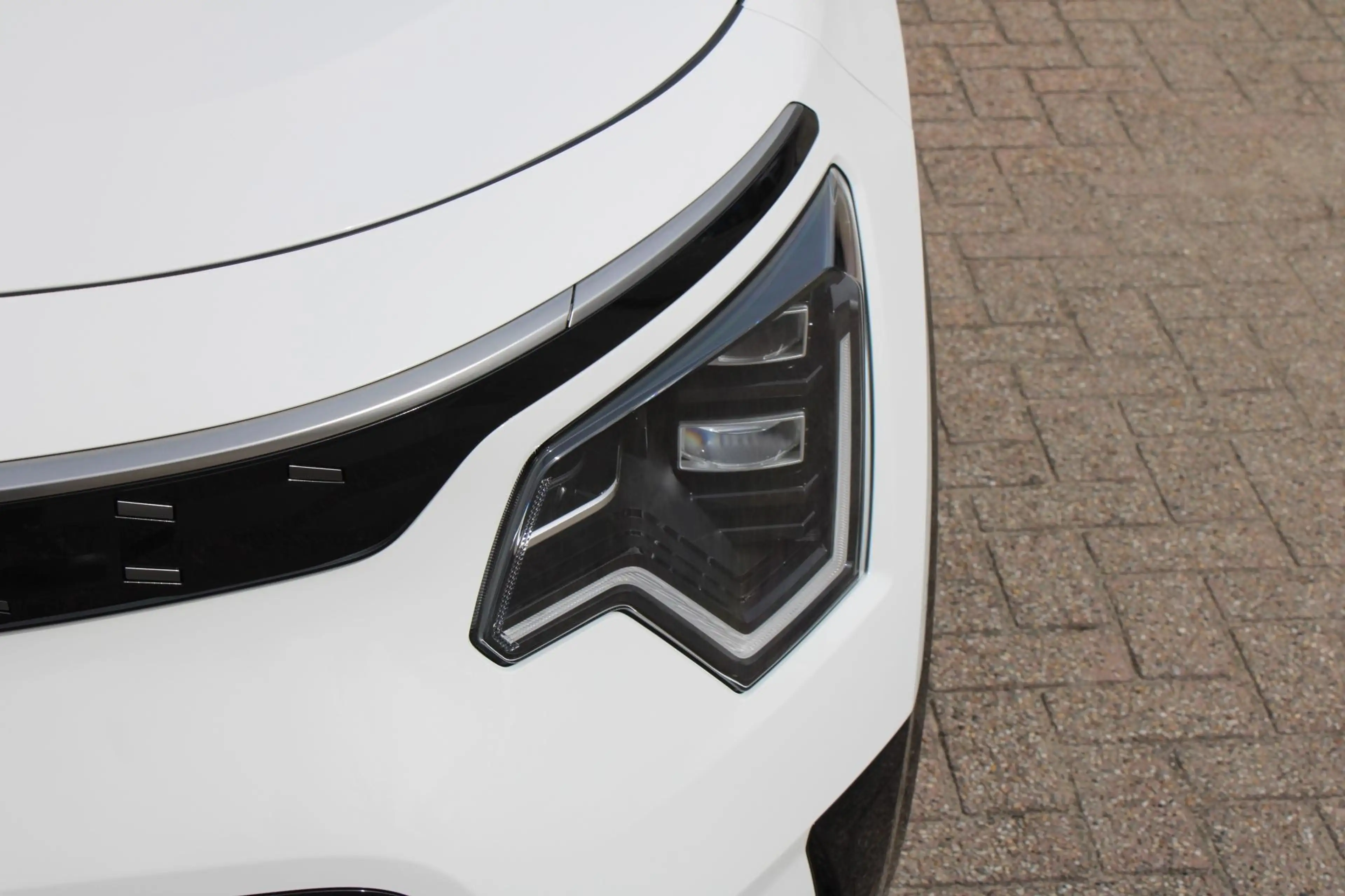Kia e-Niro EV Plus 64.8 kWh l Leer l Stoelverwarming l Stuurv — photo 6