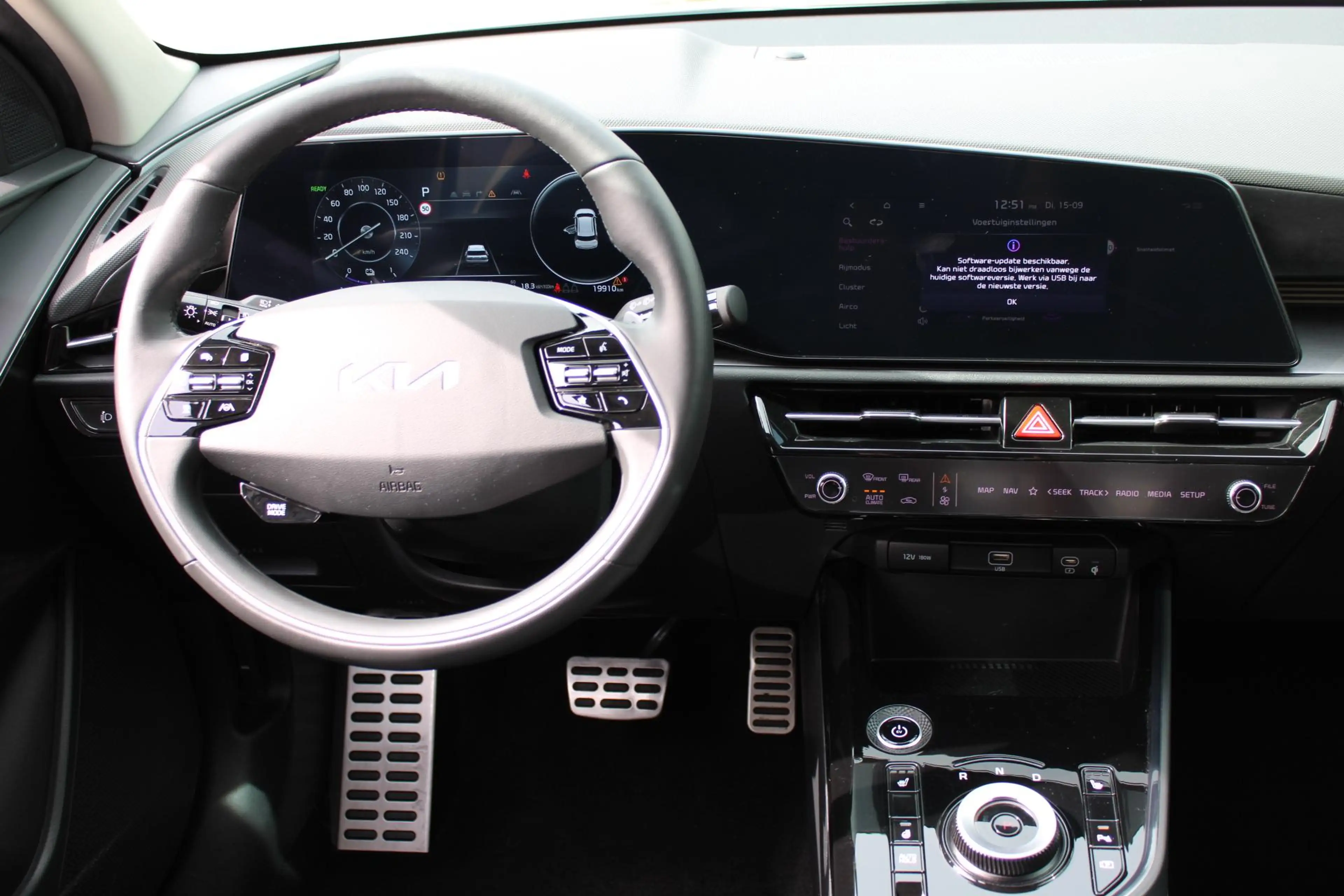 Kia e-Niro EV Plus 64.8 kWh l Leer l Stoelverwarming l Stuurv — photo 3