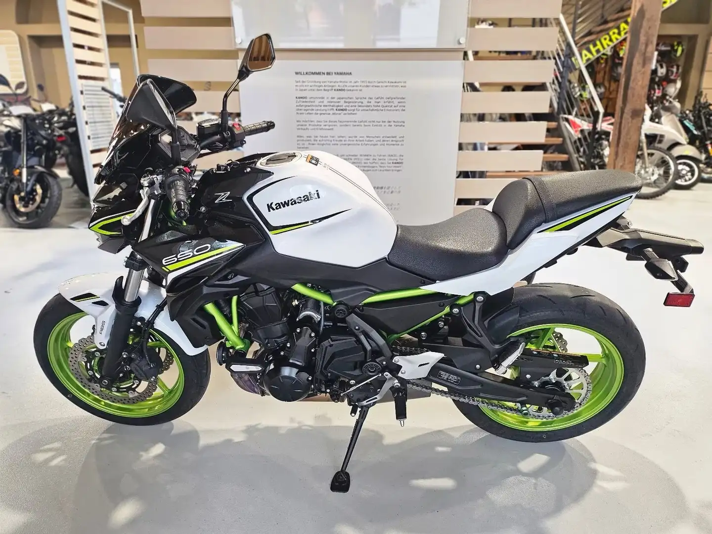 Kawasaki Z 650 Bianco - 2